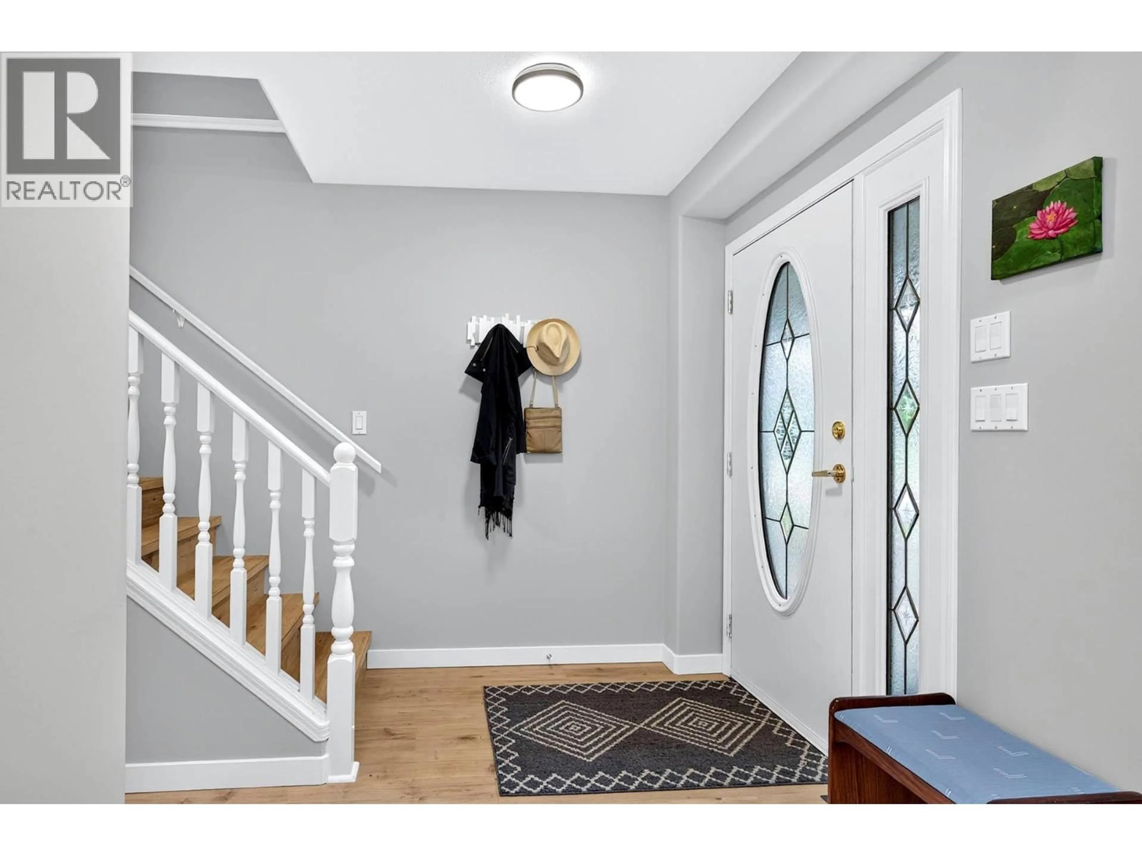 Indoor entryway for 1 - 4476 BARRIERE TOWN ROAD, Barriere British Columbia V0E1E0