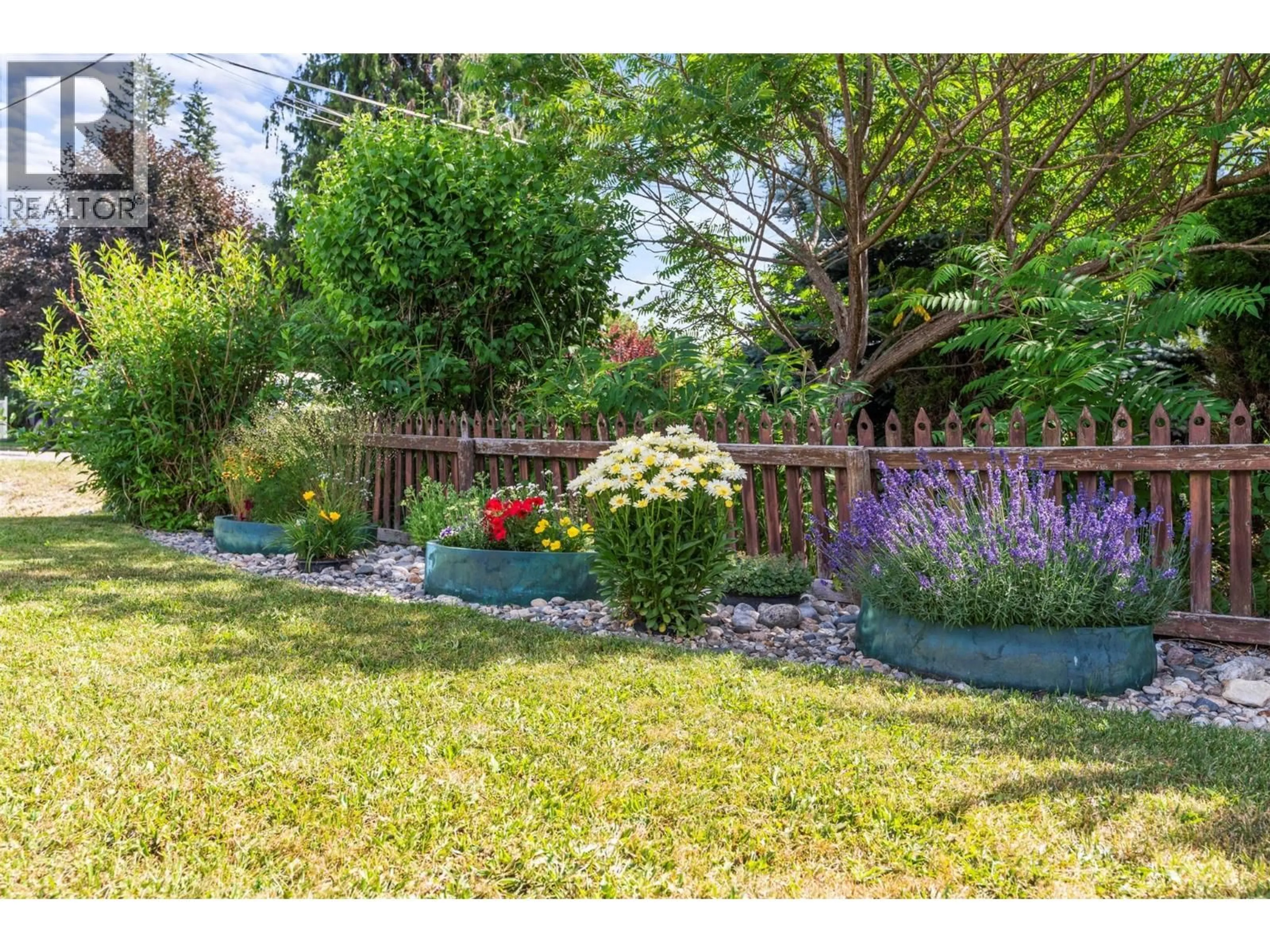 Patio, unknown for 3475 JACKSON AVENUE, Armstrong British Columbia V0E1B2