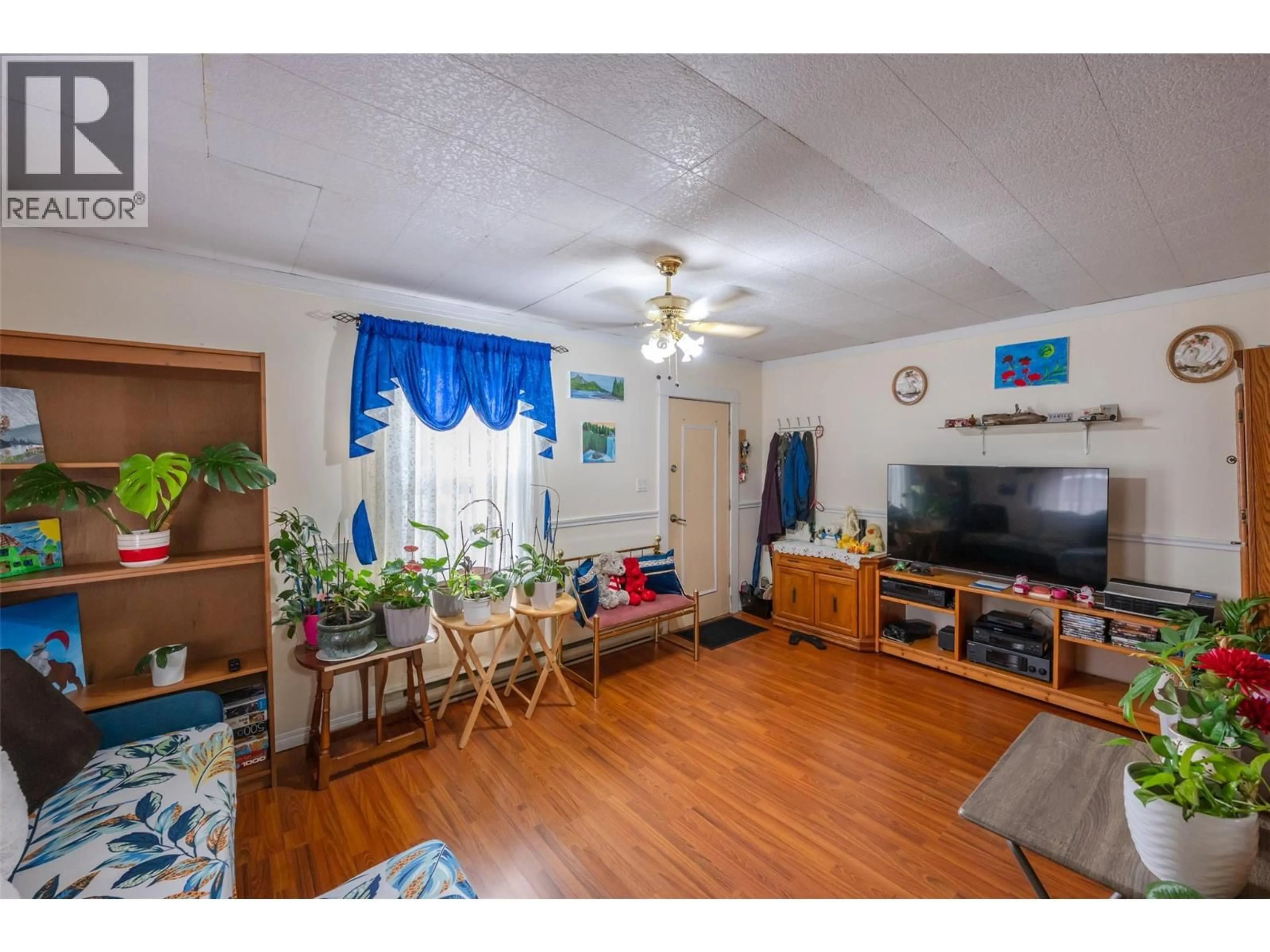 A pic of a room for 219 HASTINGS AVENUE, Penticton British Columbia V2A2V5