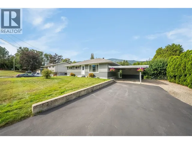 762 5TH AVENUE, Castlegar 2