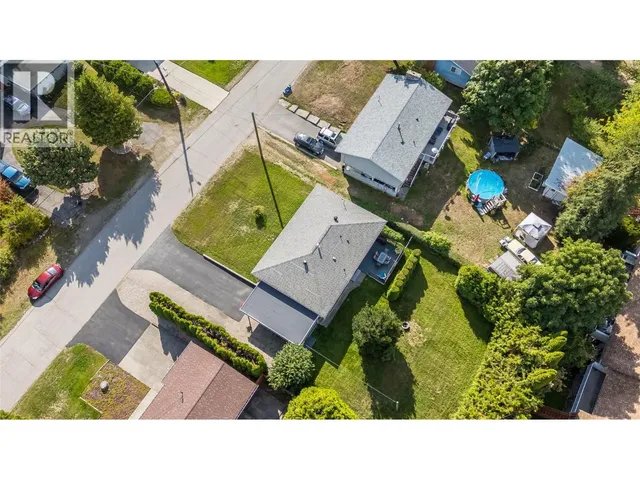 762 5TH AVENUE, Castlegar 5