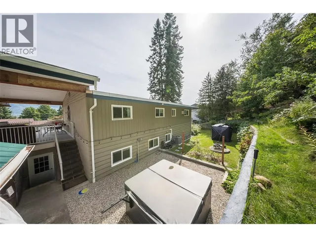 2404 11TH AVENUE, Castlegar 3