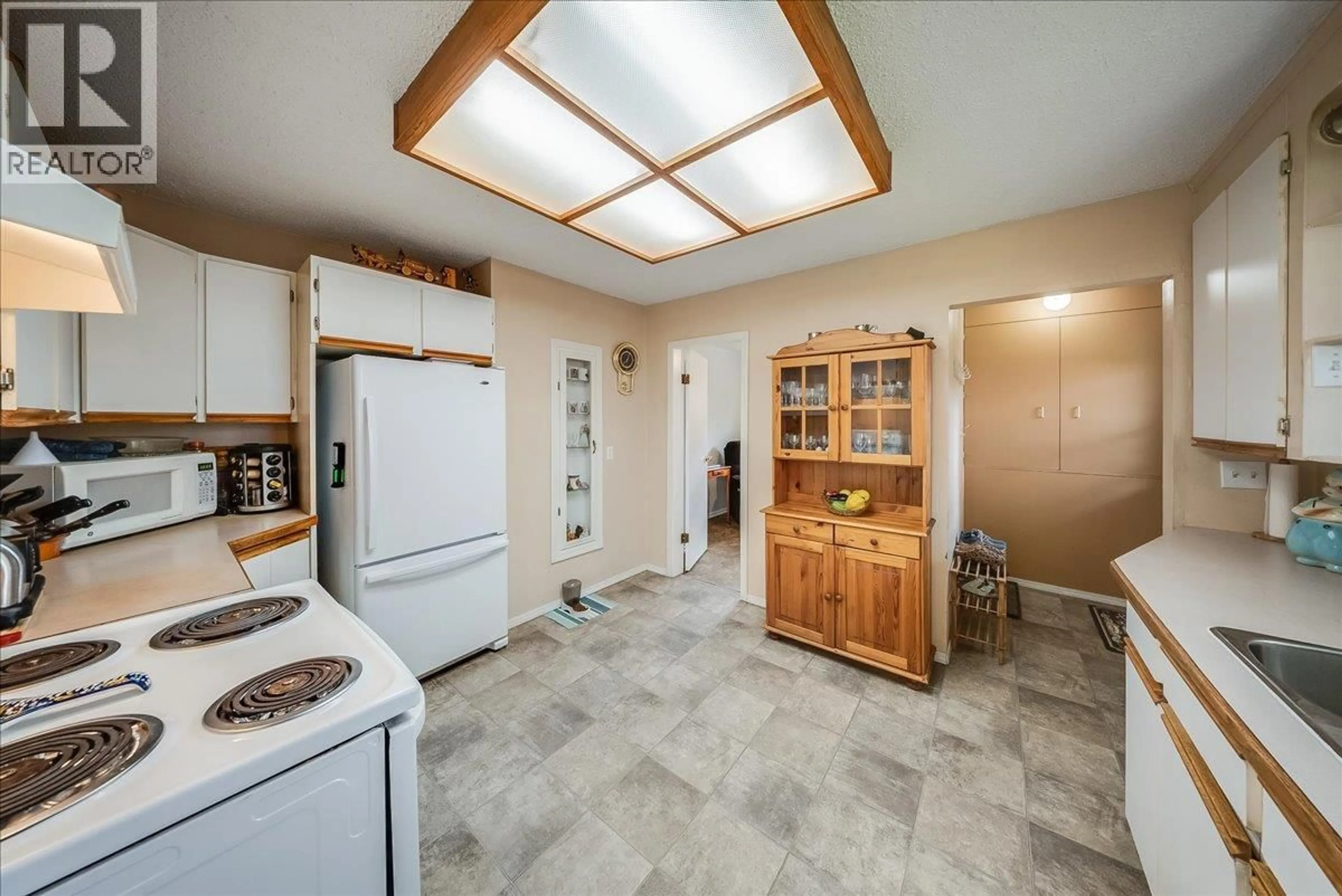 Unknown for 2038 SIXTH AVENUE, Trail British Columbia V1R3B5