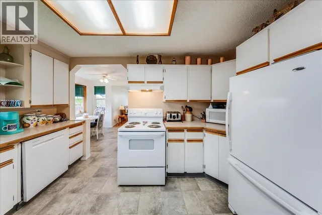 2038 SIXTH AVENUE, Trail 4