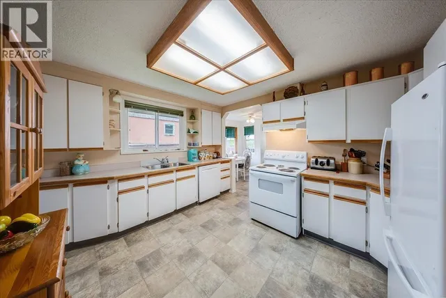 2038 SIXTH AVENUE, Trail 5