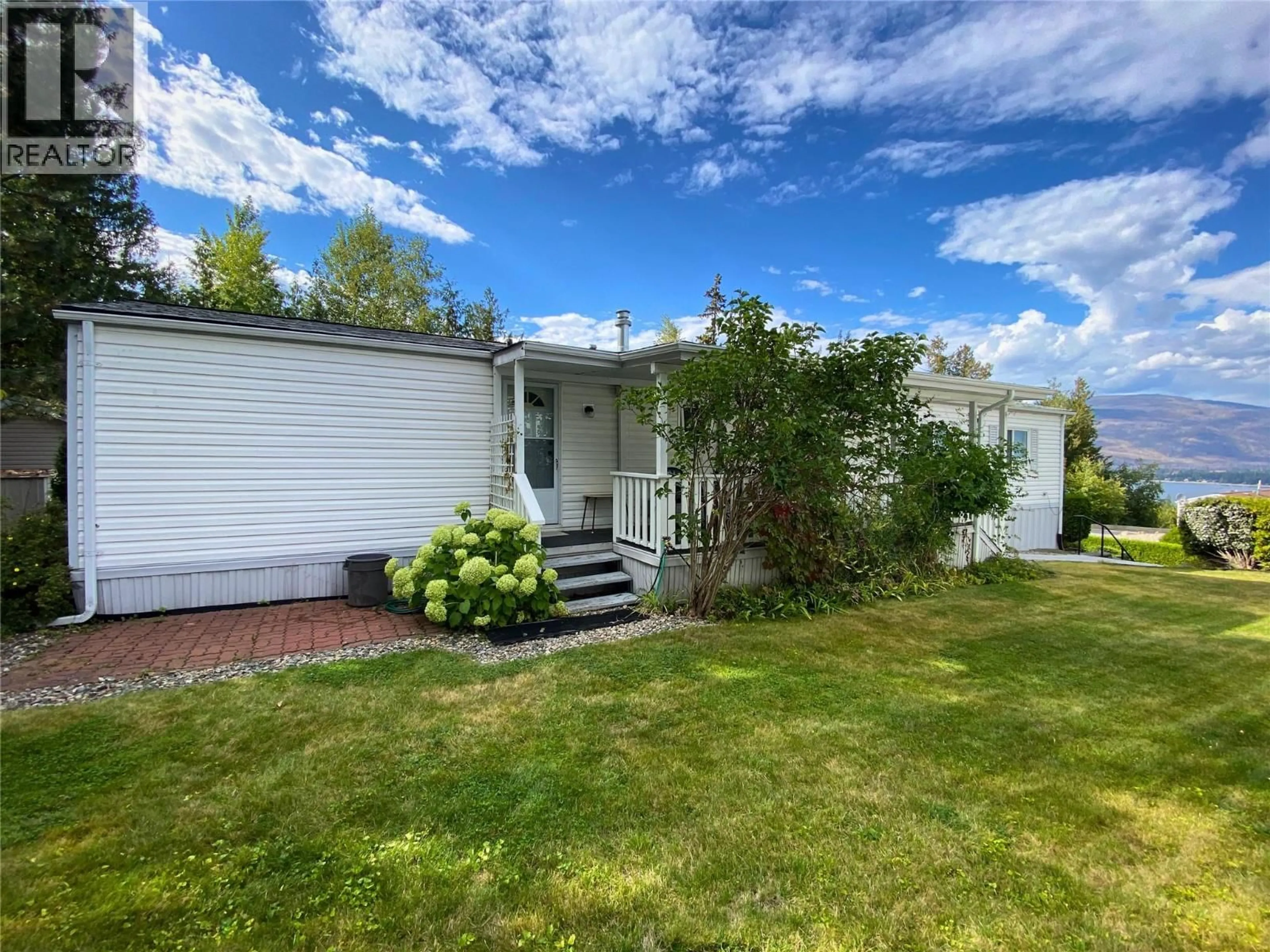 A pic from outside/outdoor area/front of a property/back of a property/a pic from drone, street for 2 - 1420 TRANS-CANADA HIGHWAY, Sorrento British Columbia V0E2W1