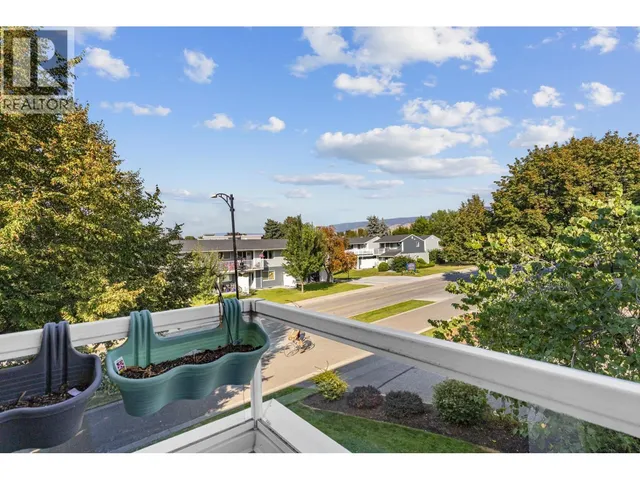 212 - 727 HOUGHTON ROAD, Kelowna 3