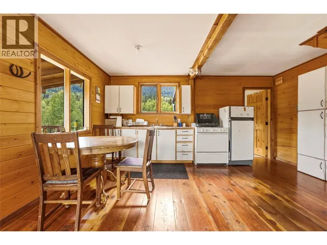 6860 MARTIN PRAIRIE ROAD, Falkland 5