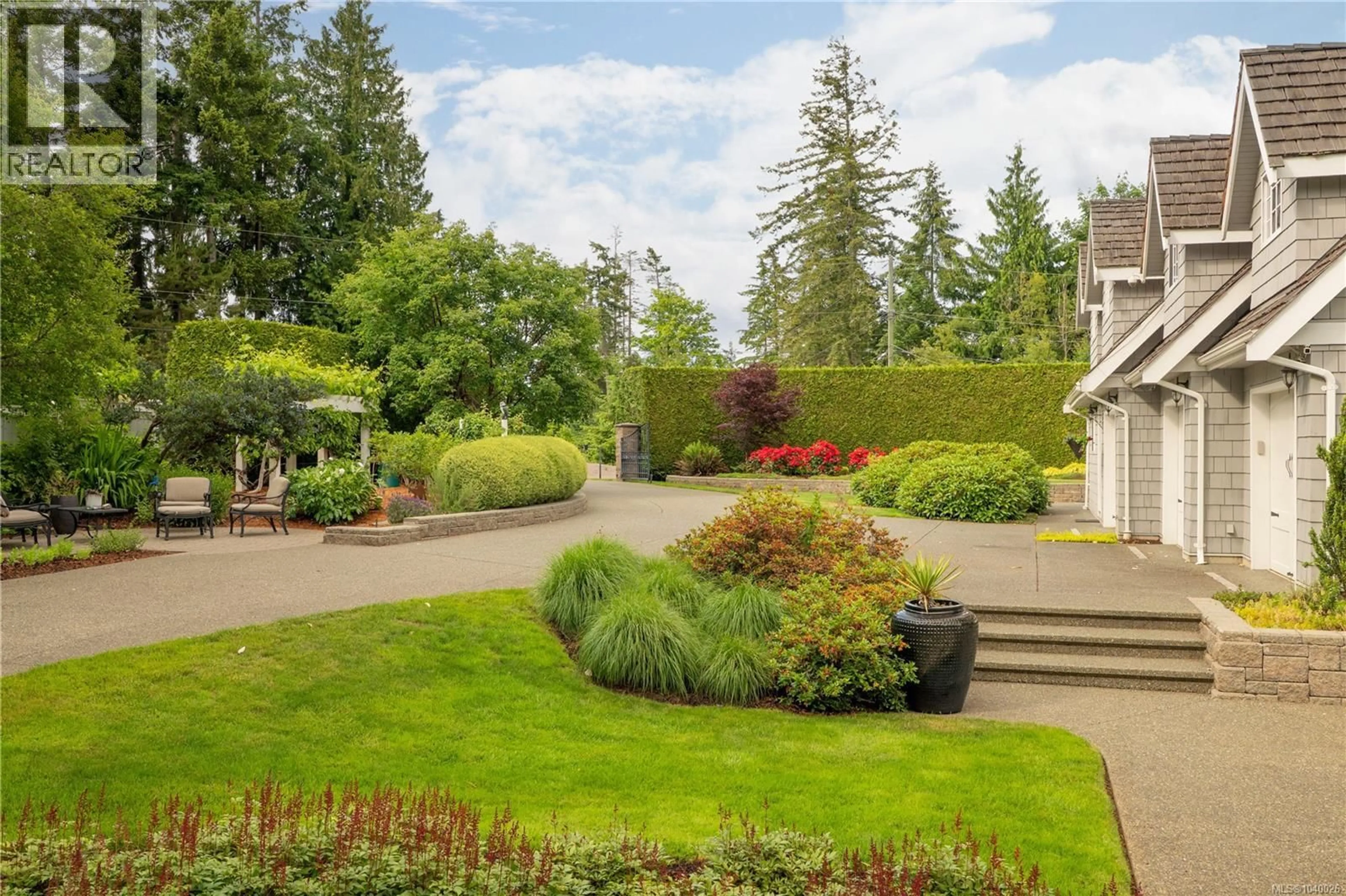 Patio, street for 182 BAYNES DRIVE, Fanny Bay British Columbia V0R1W0