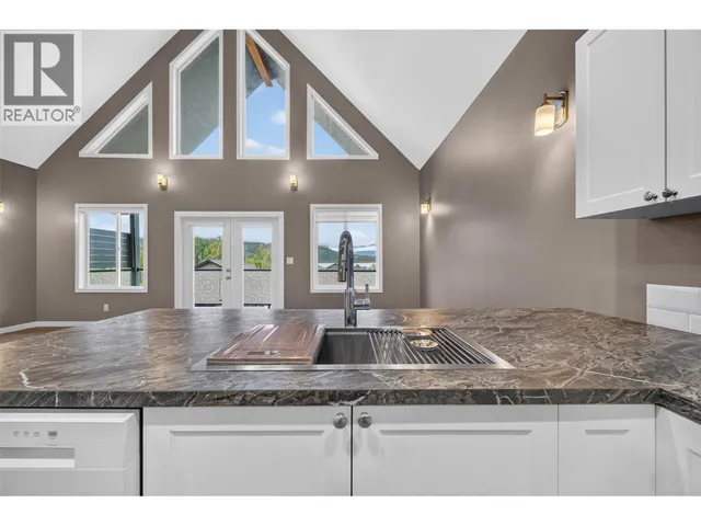 12 - 5211 TRANS CANADA HIGHWAY, Tappen 5