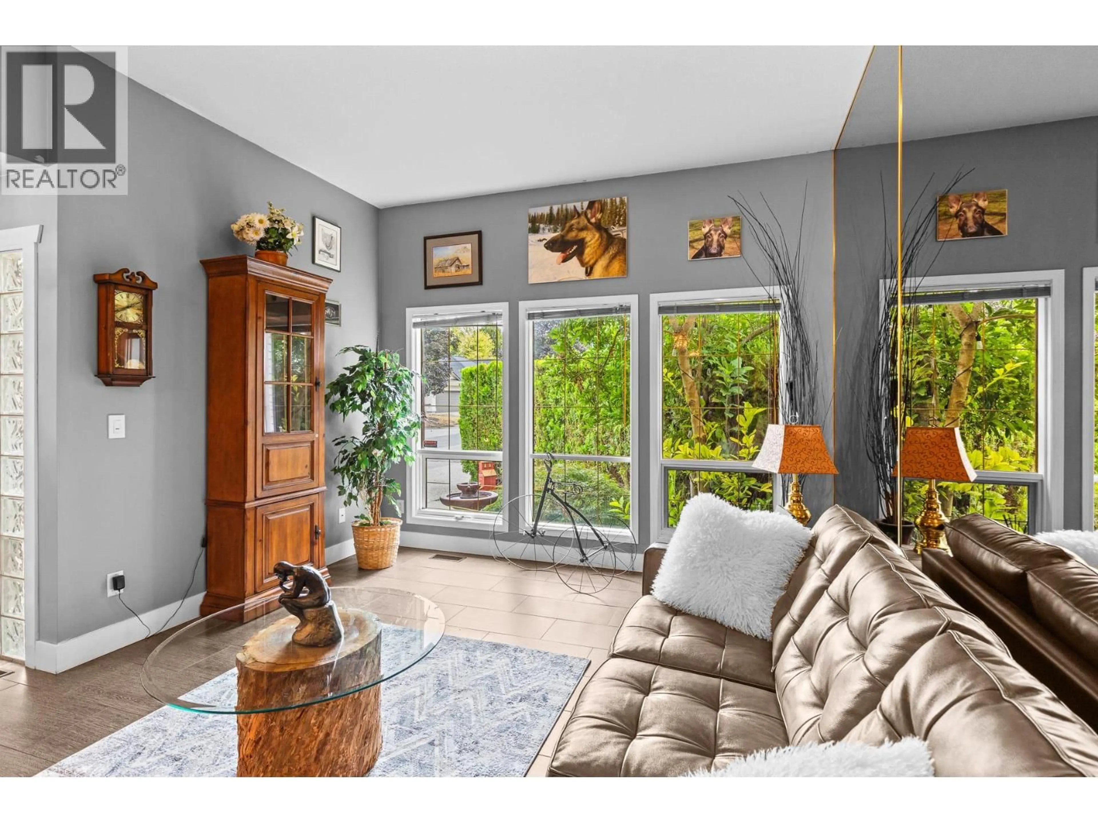 Living room with furniture, unknown for 1849 PORTLAND PLACE, Kelowna British Columbia V1V1P9