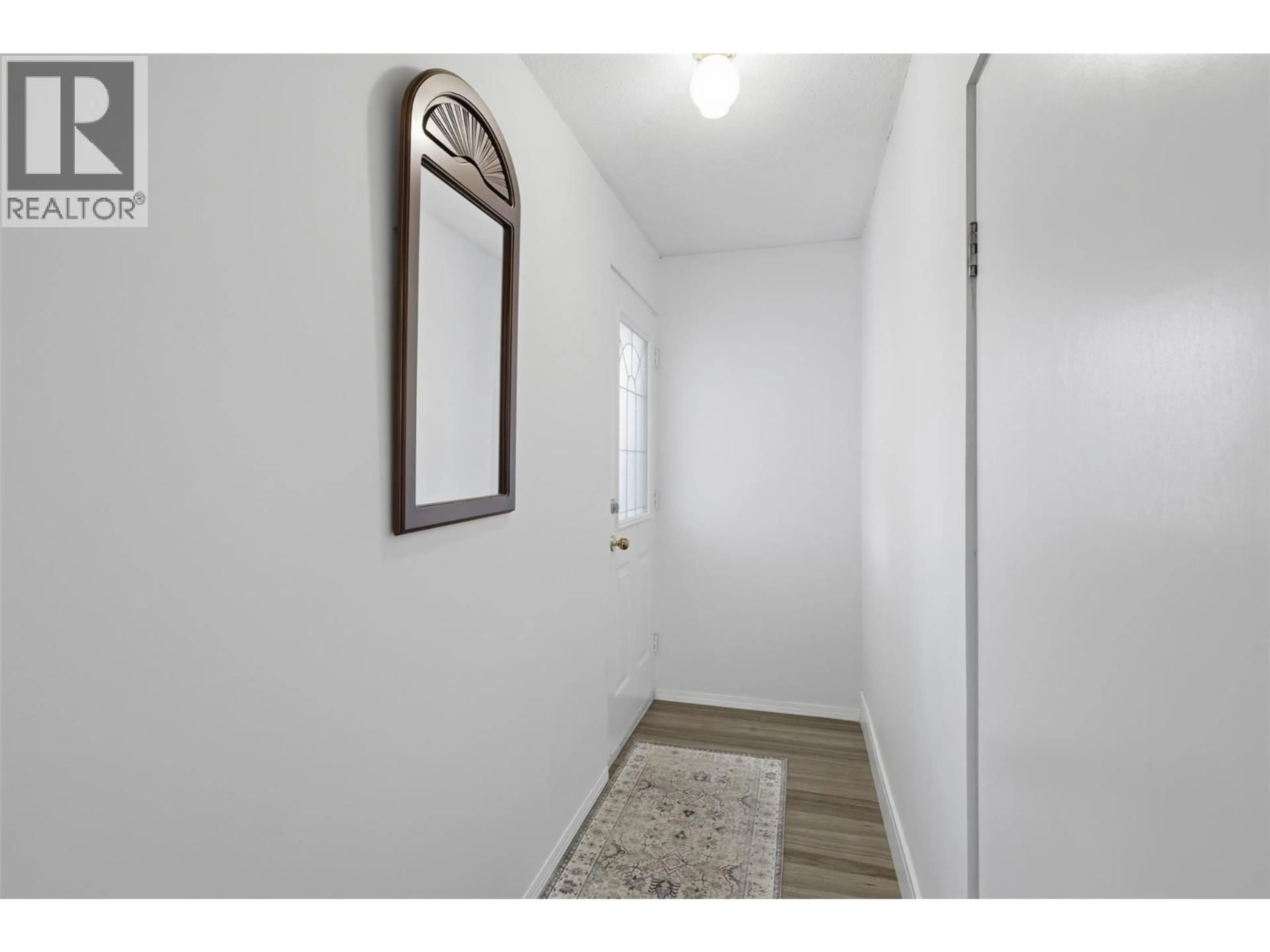 Indoor entryway for 1090 CALMAR PLACE, Kamloops British Columbia V2B4T3