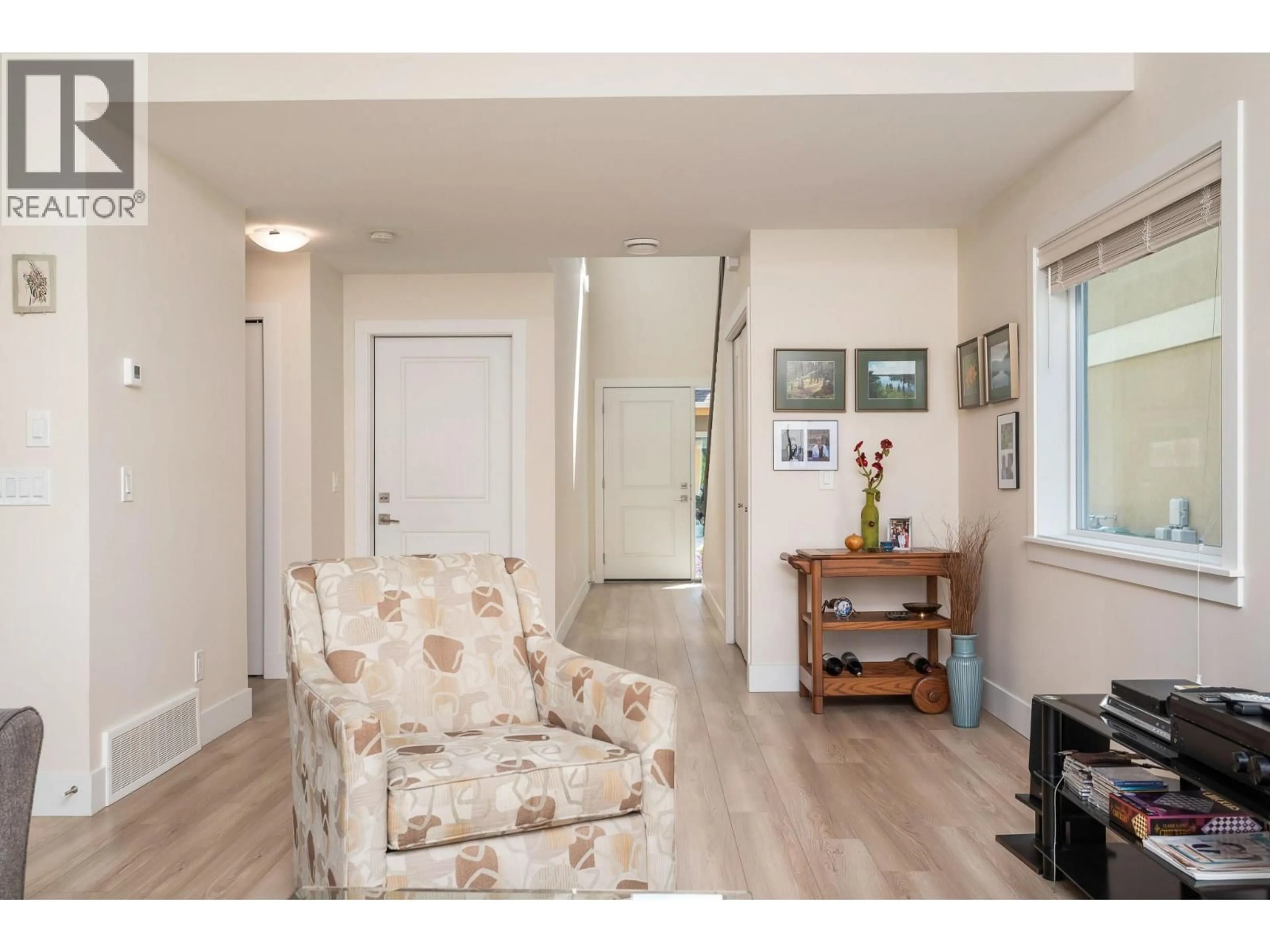 Indoor entryway for 38 - 6600 OKANAGAN AVENUE, Vernon British Columbia V1H2K6