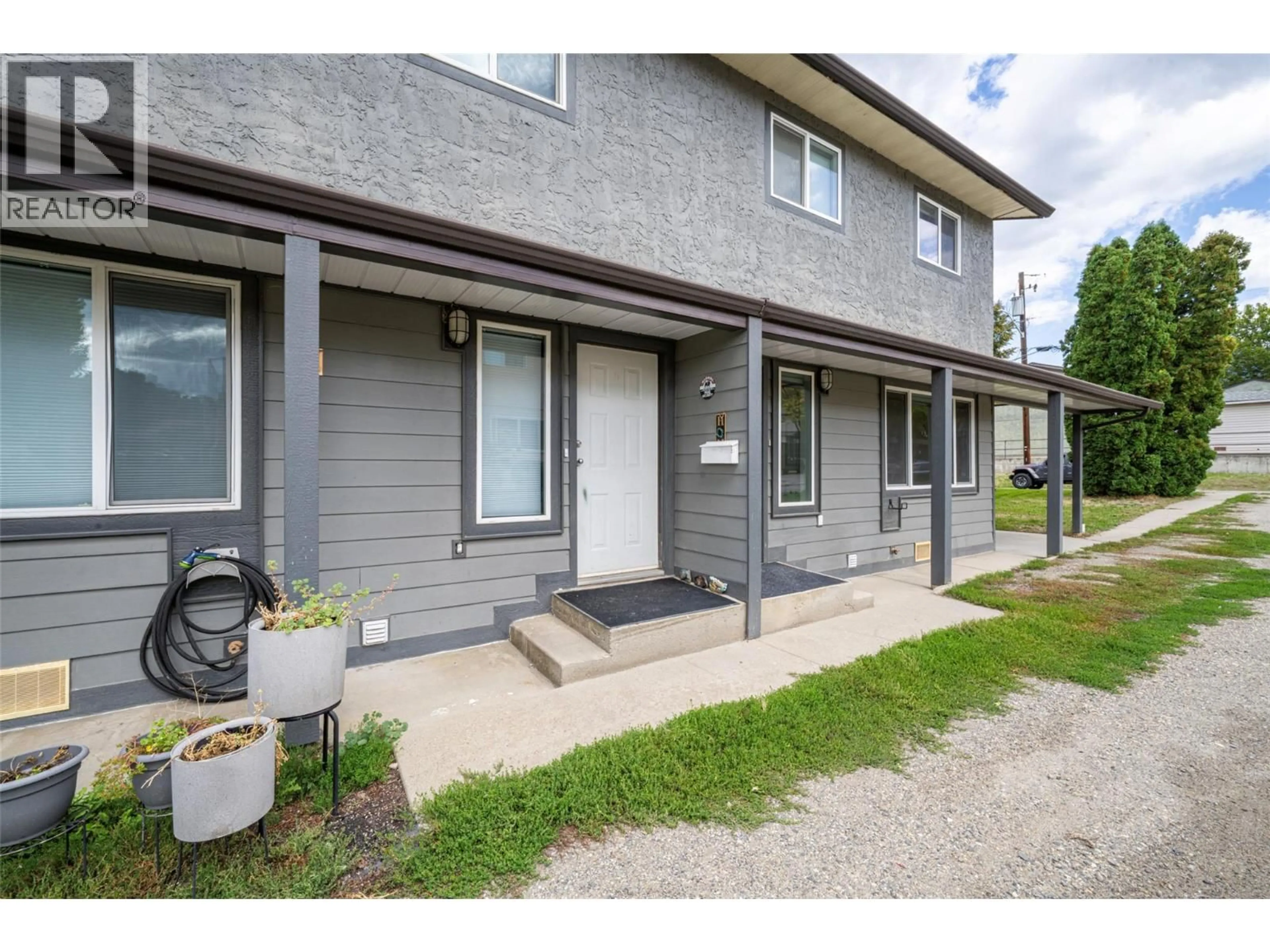 Patio, street for A & B - 4100 19 STREET, Vernon British Columbia V1T7Y3