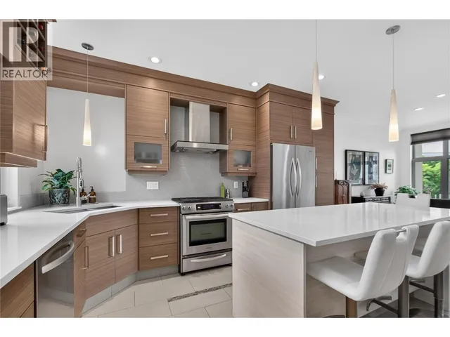 102 - 433 CHURCHILL AVENUE, Penticton 2