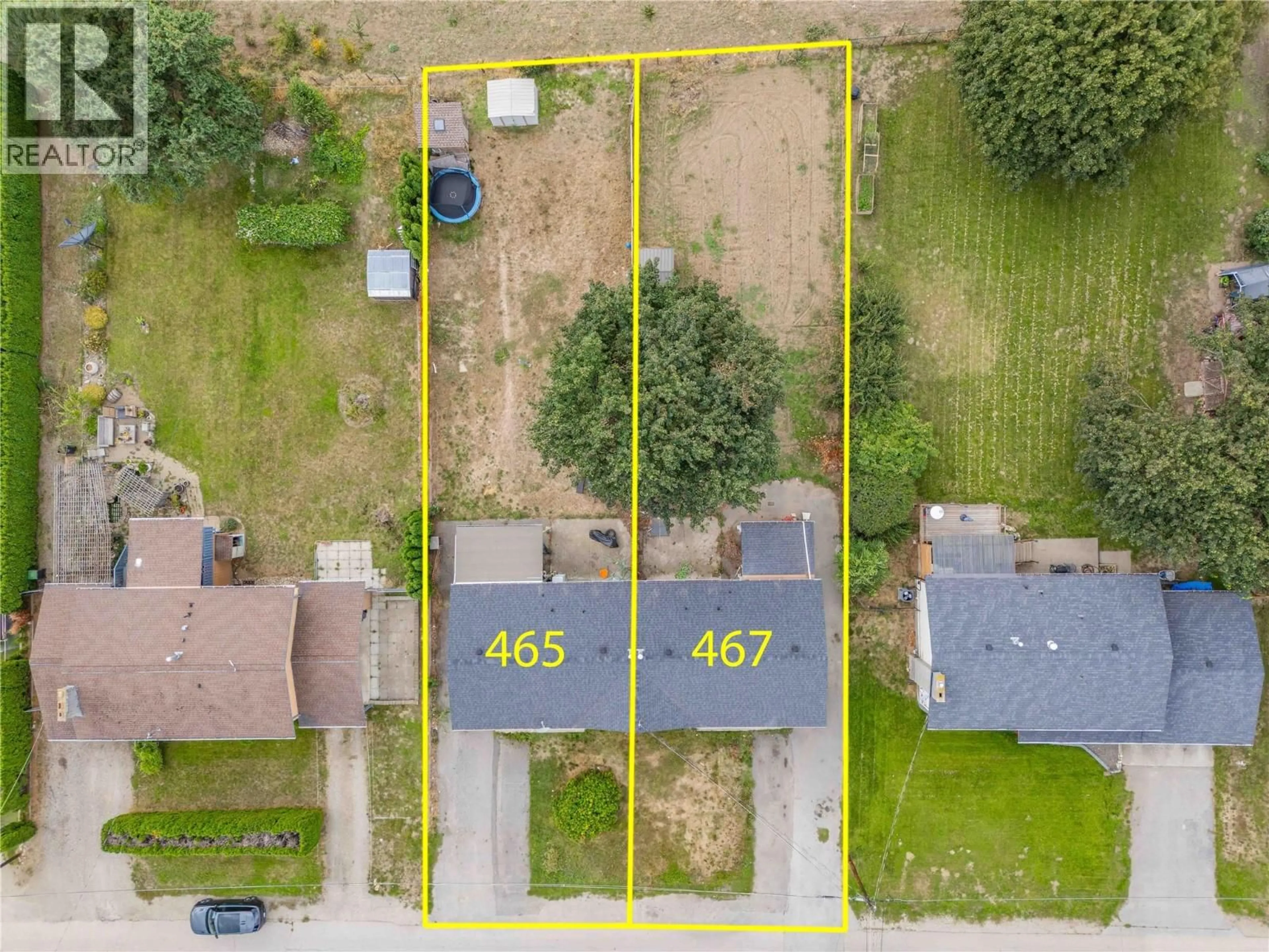 A pic from outside/outdoor area/front of a property/back of a property/a pic from drone, street for 465 - 467 KILLARNEY ROAD, Kelowna British Columbia V1X5C6