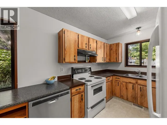1485 LEASIDE AVENUE, Kelowna 5