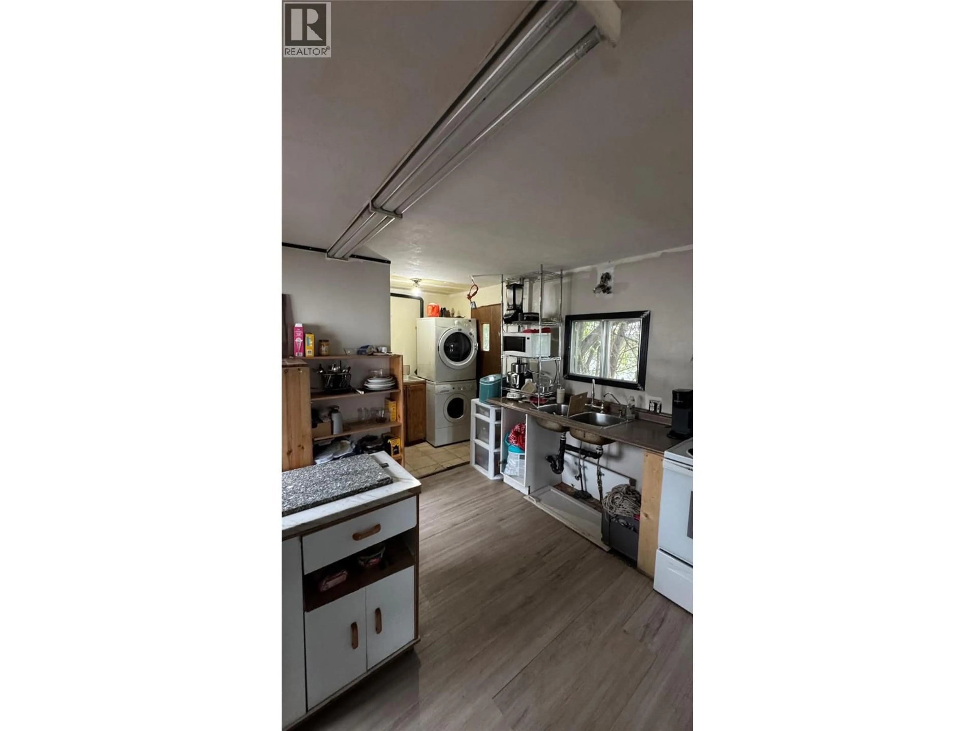 Kitchen with laundary machines, unknown for 28 - 3245 PARIS STREET, Penticton British Columbia V2A3T9