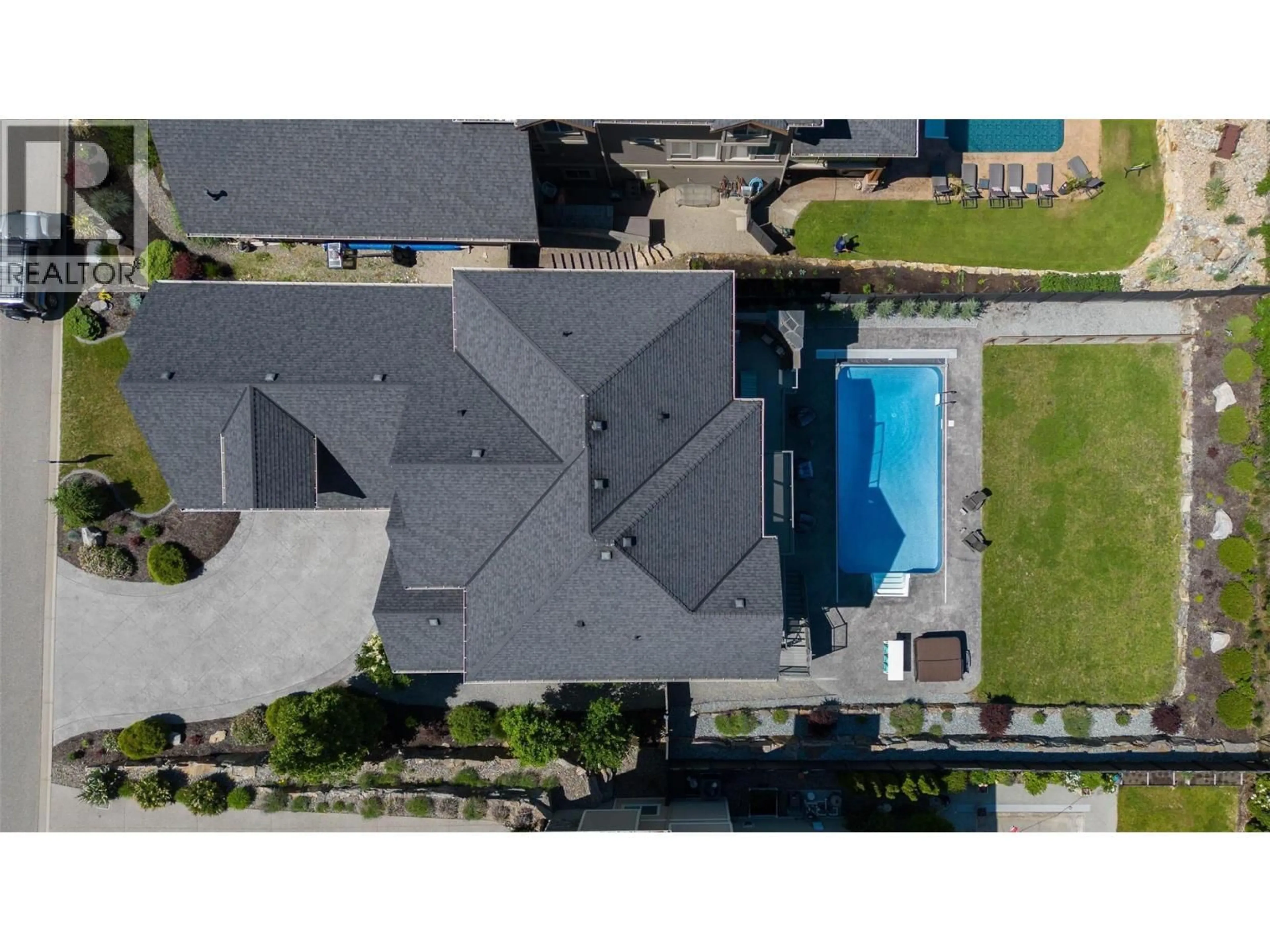 A pic from outside/outdoor area/front of a property/back of a property/a pic from drone, unknown for 171 - 515 WREN PLACE, Kelowna British Columbia V1W5H7