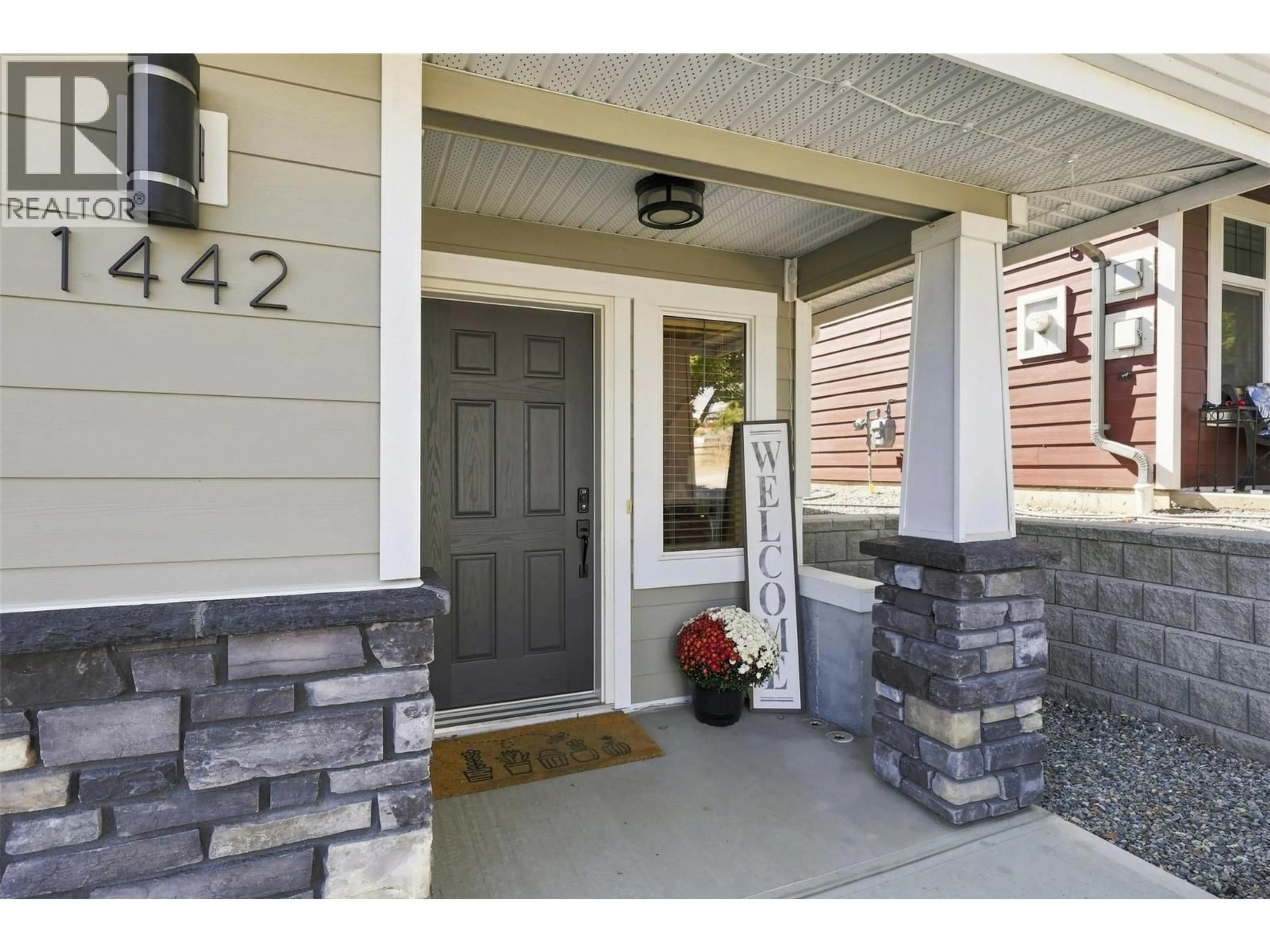 Indoor entryway for 1442 PACIFIC WAY, Kamloops British Columbia V2E0A4