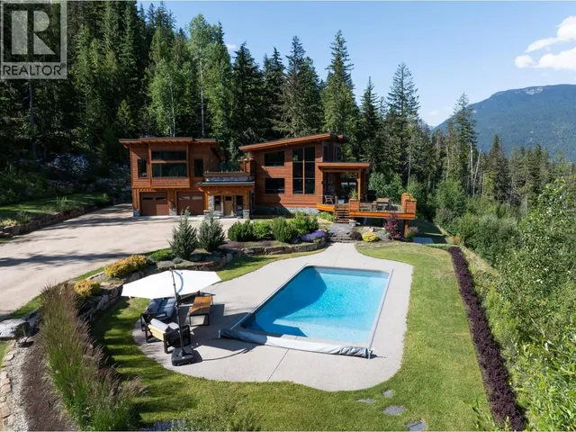 1917 MT MCPHERSON DRIVE, Revelstoke 3