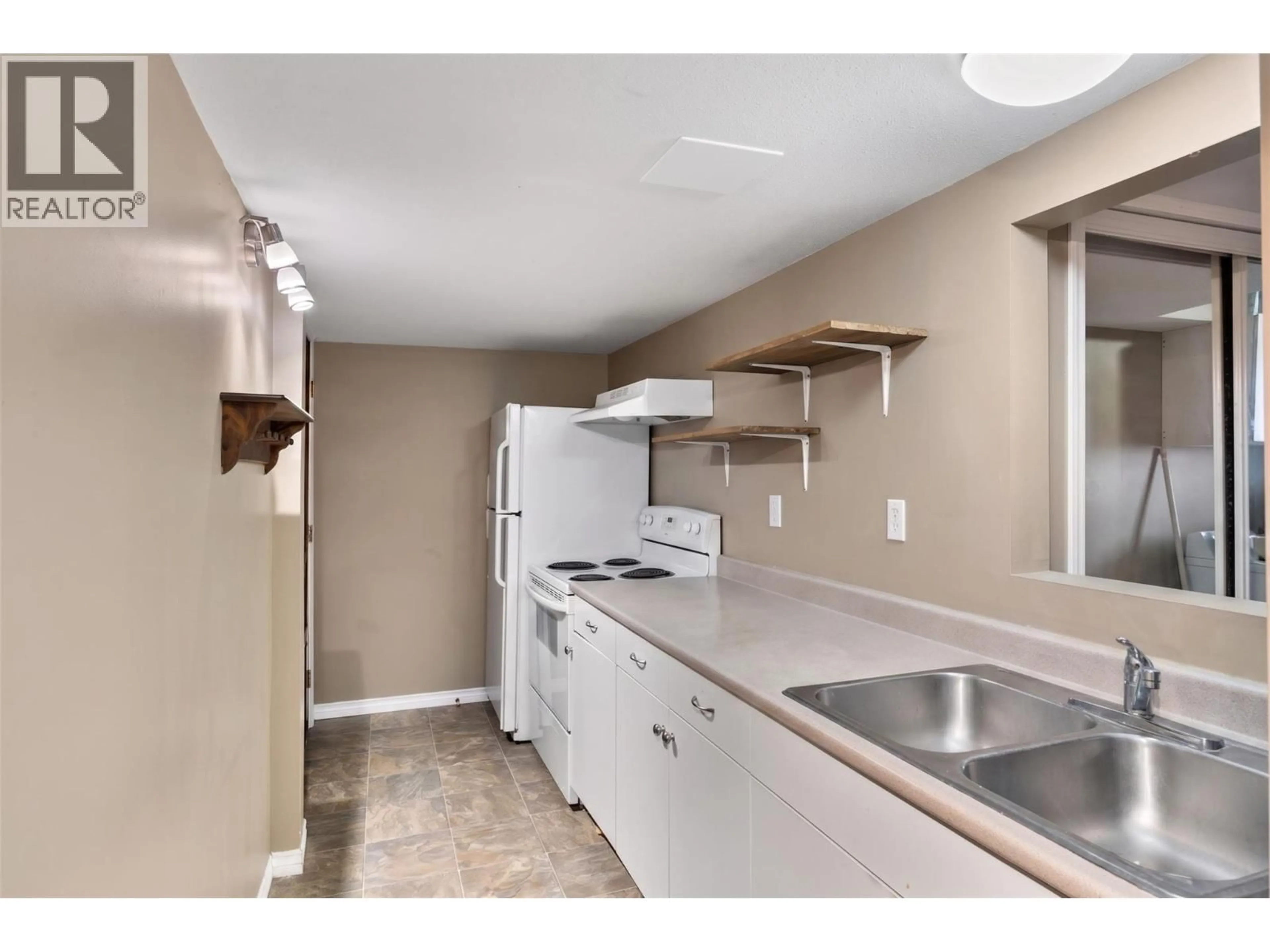 Standard kitchen, unknown for 2277 TURNBERRY PLACE, Kamloops British Columbia V1S1S9
