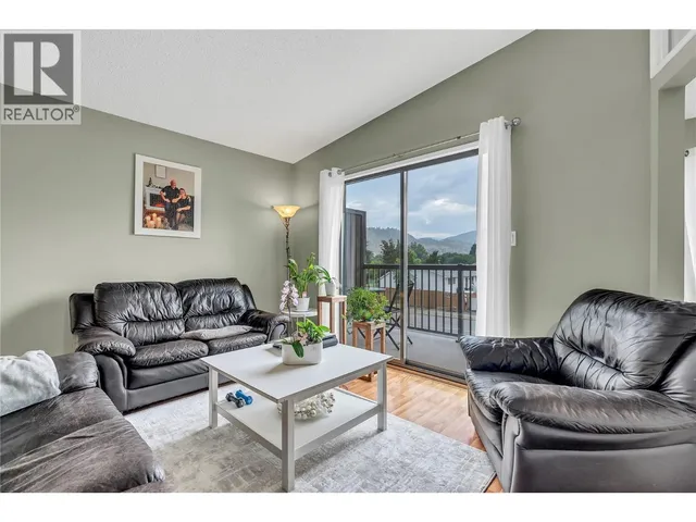 2494 CORNWALL DRIVE, Penticton 4
