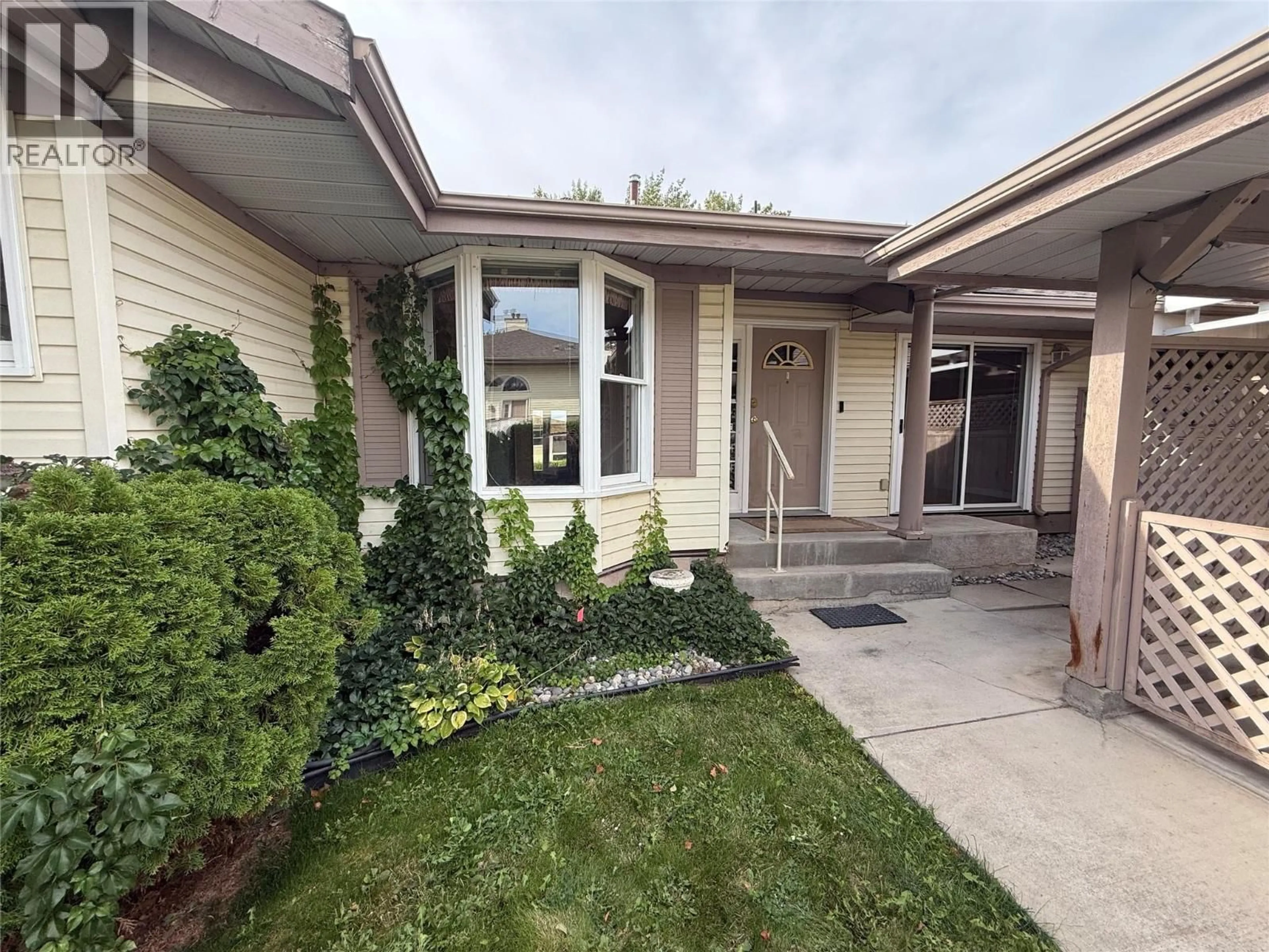 Home with vinyl exterior material, street for 13 - 1717 GRANITE AVENUE, Merritt British Columbia V1K1B8