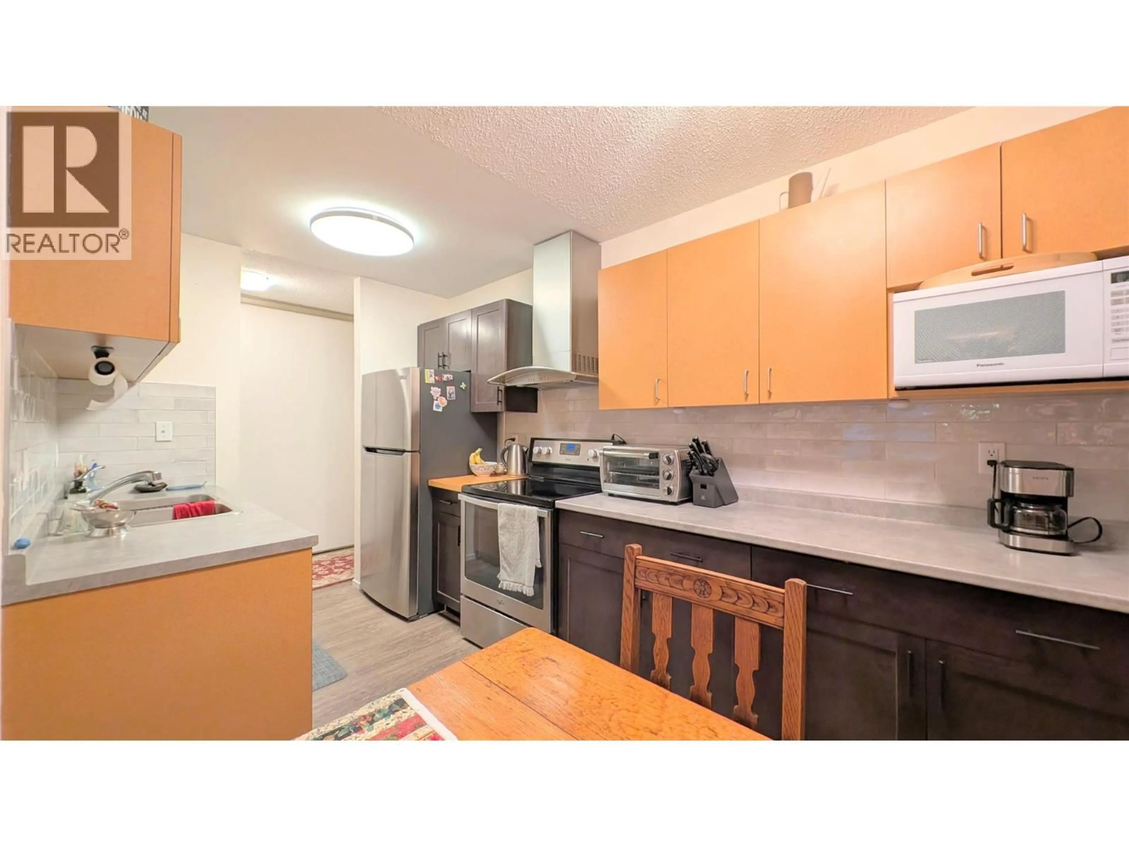 Standard kitchen, unknown for 1203 - 2015 2ND STREET NORTH, Cranbrook British Columbia V1C3L4