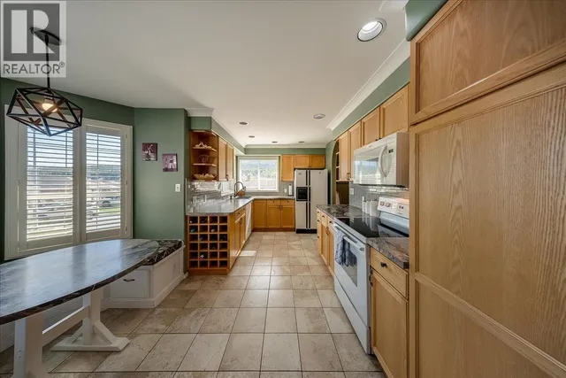 7200 WRIGHT WAY, Trail 3