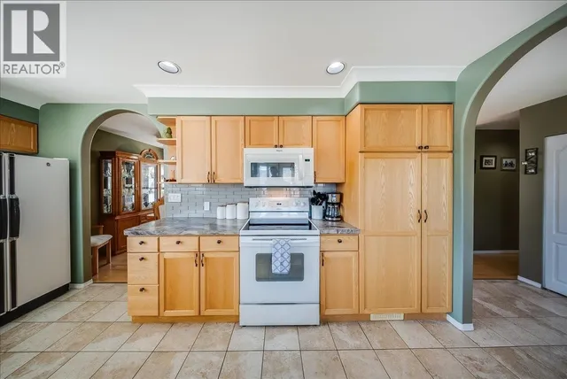 7200 WRIGHT WAY, Trail 5