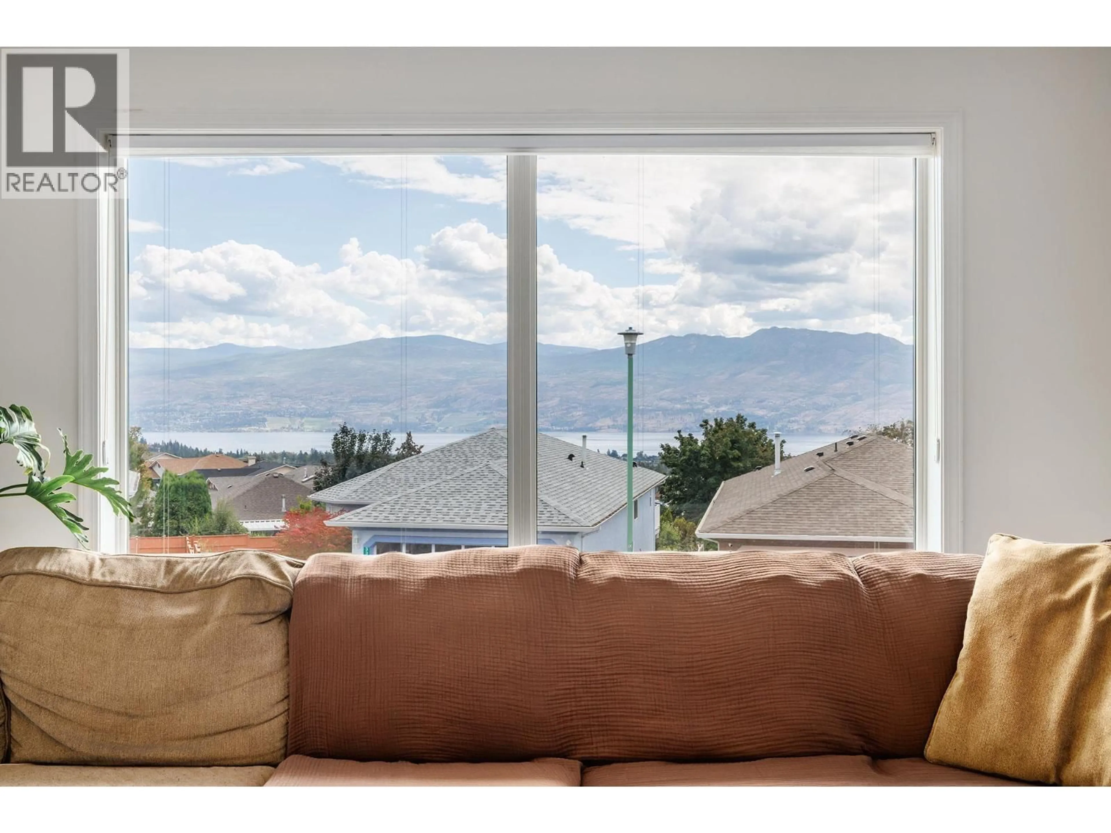 Living room with furniture, unknown for 328 - 2440 OLD OKANAGAN HIGHWAY, West Kelowna British Columbia V4T1X6