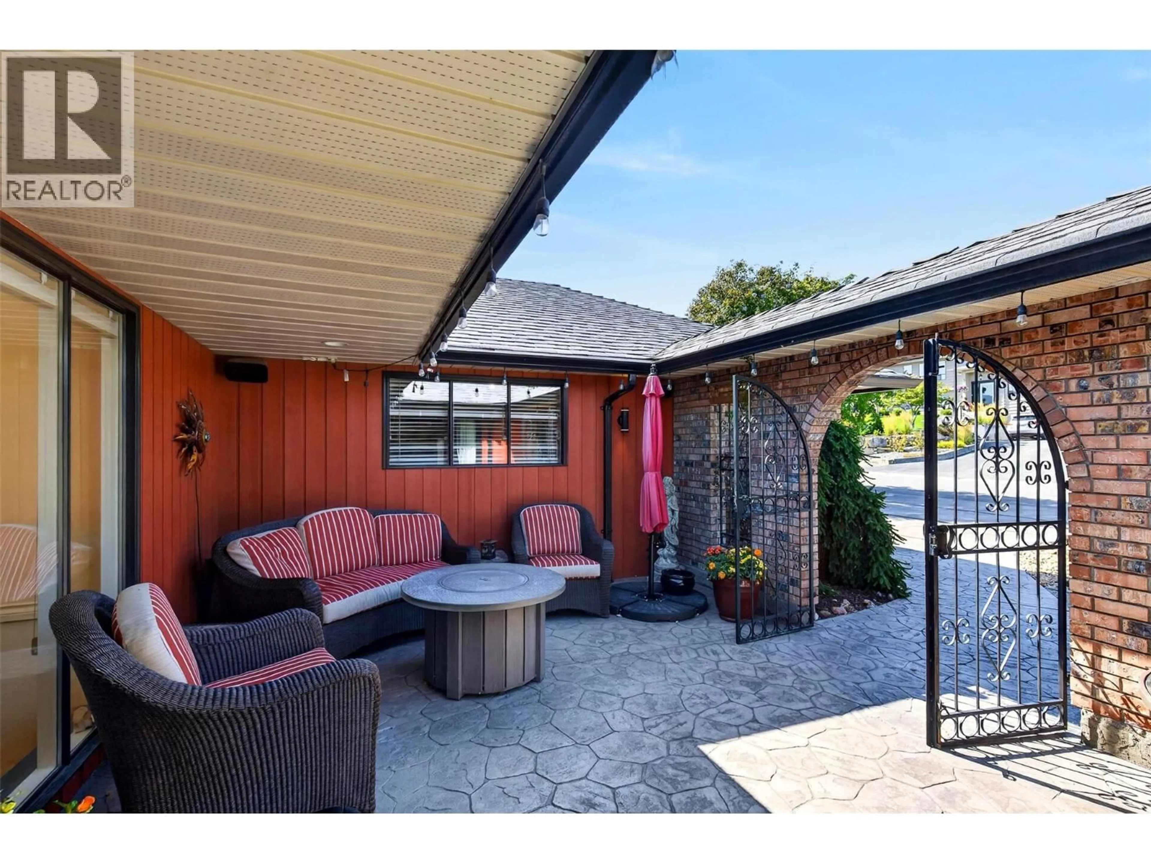 Patio, street for 1645 SMITHSON PLACE, Kelowna British Columbia V1Y8N5