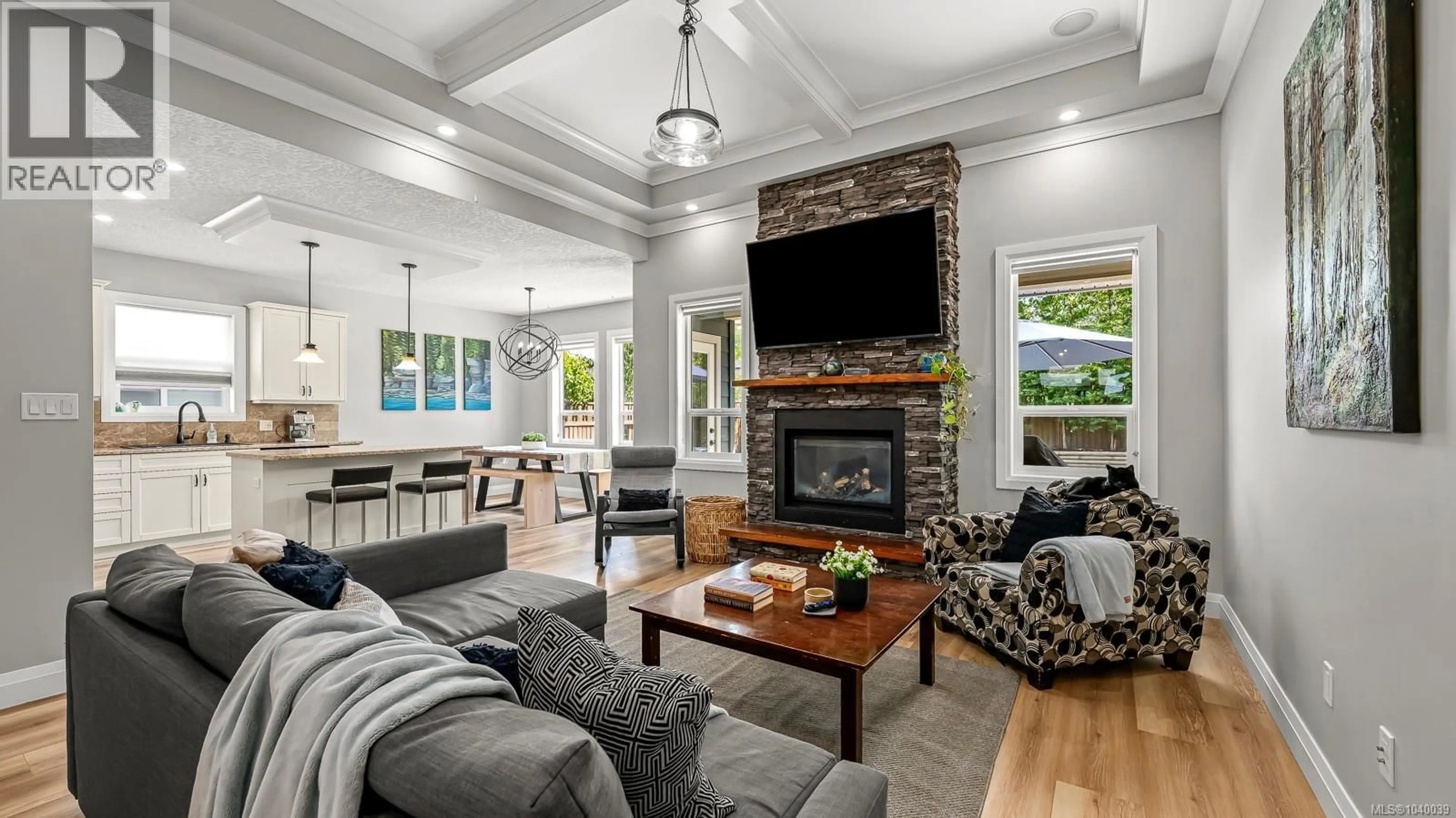 Living room with furniture, unknown for 2593 KENDAL AVENUE, Cumberland British Columbia V0R1S0