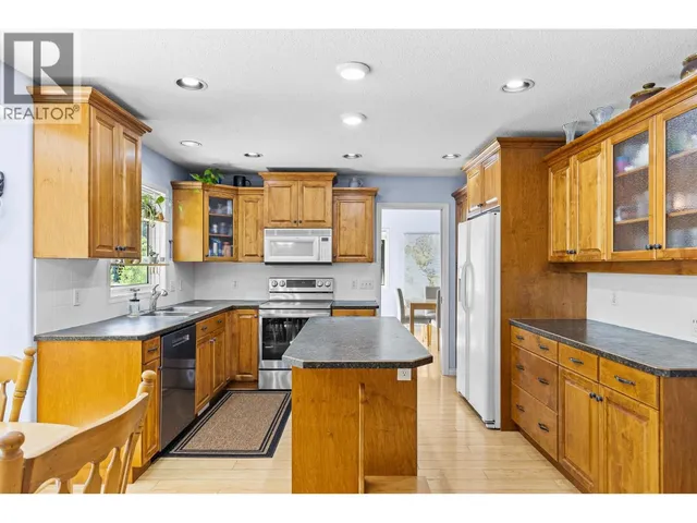 4015 MAHONIA DRIVE, Kelowna 4