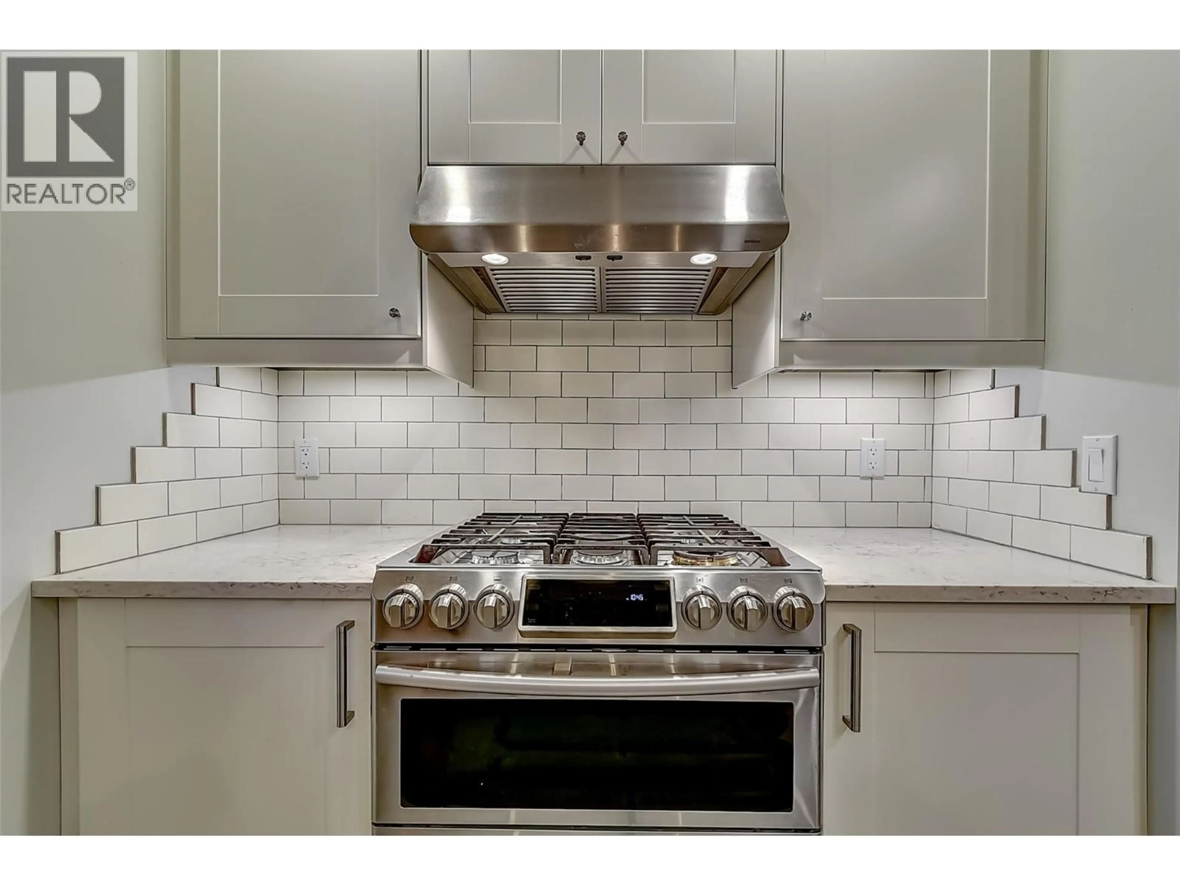Unknown for 2202 ABERDEEN STREET, Kelowna British Columbia V1Y2T4