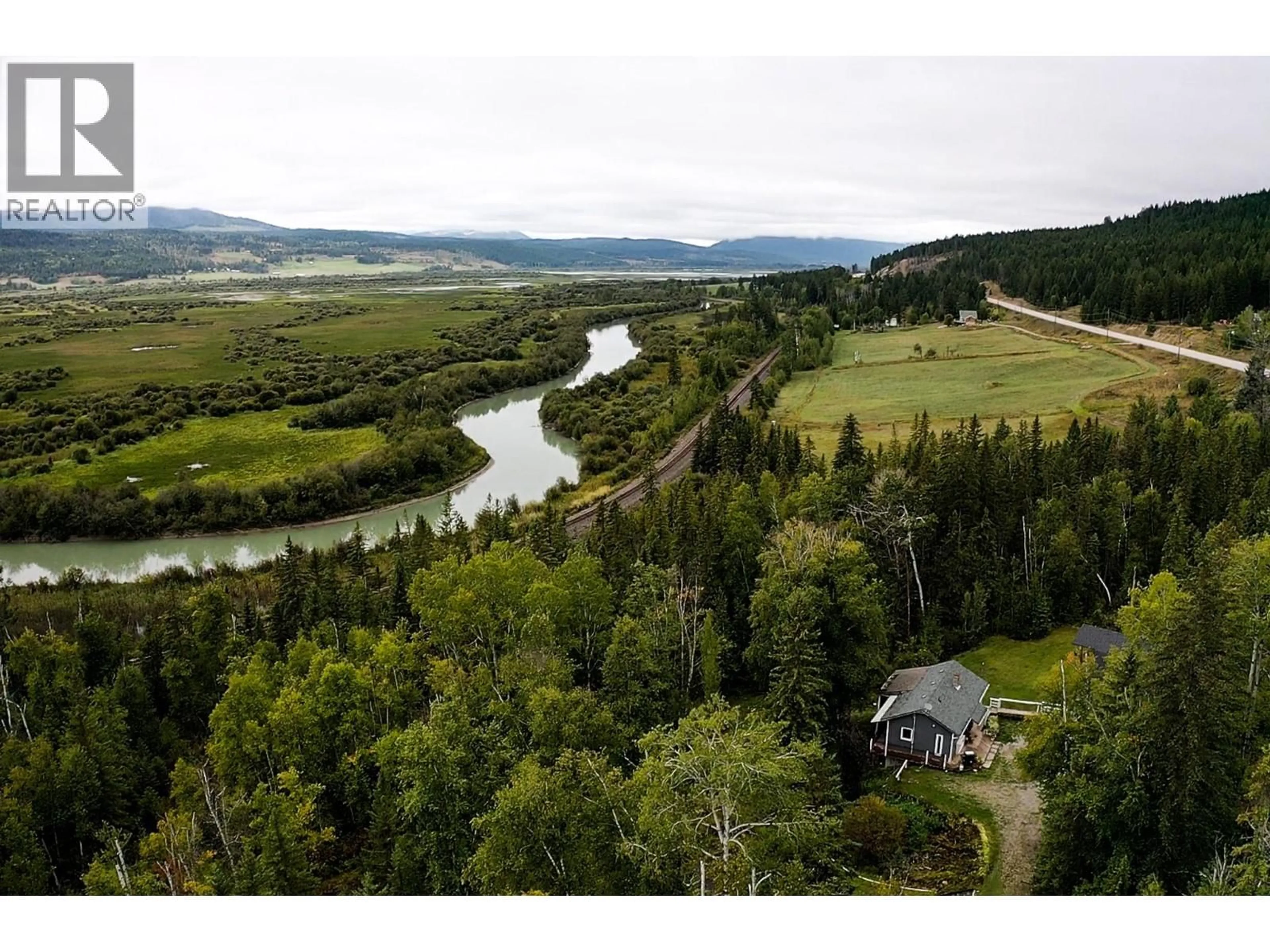 A pic from outside/outdoor area/front of a property/back of a property/a pic from drone, water/lake/river/ocean view for 2529 95 HIGHWAY, Brisco British Columbia V0A1B0