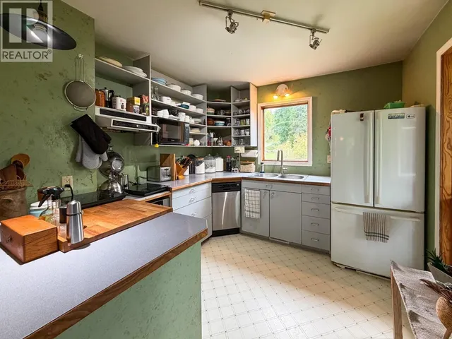 2529 95 HIGHWAY, Brisco 4