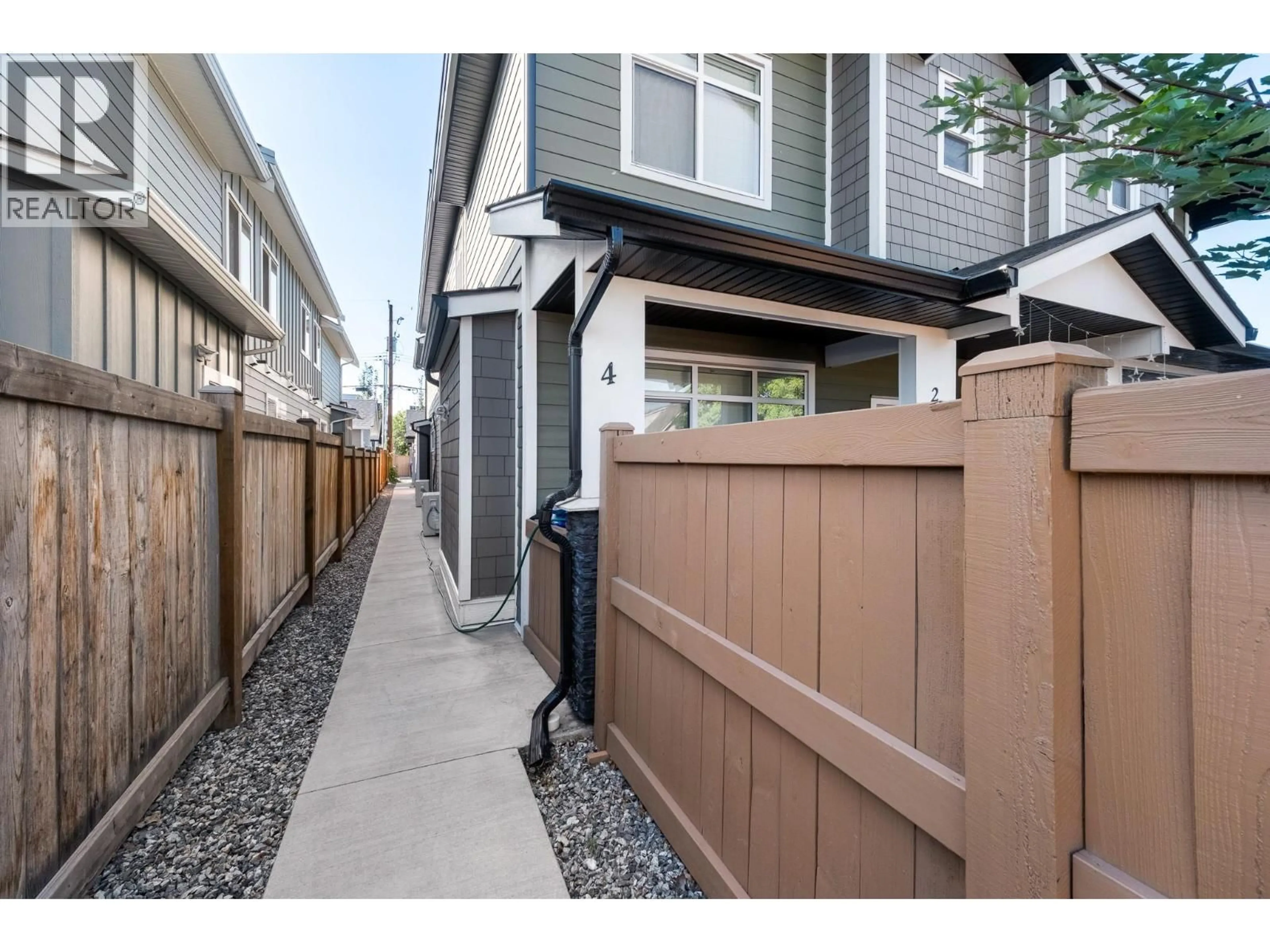 Unknown for 4 - 825 CADDER AVENUE, Kelowna British Columbia V1Y5N7