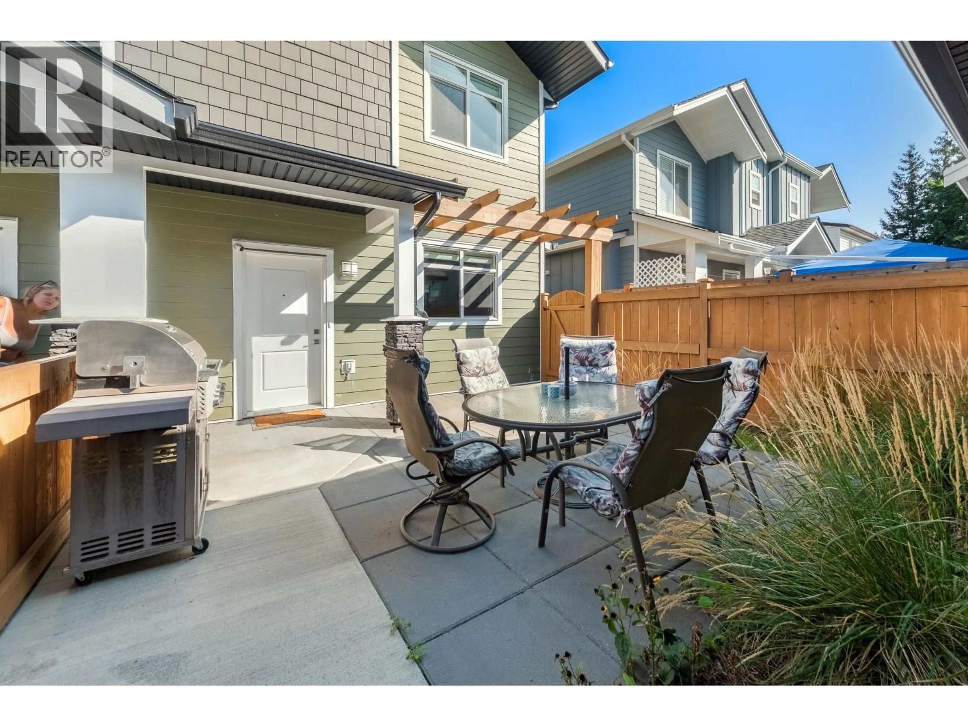 Patio, street for 4 - 825 CADDER AVENUE, Kelowna British Columbia V1Y5N7
