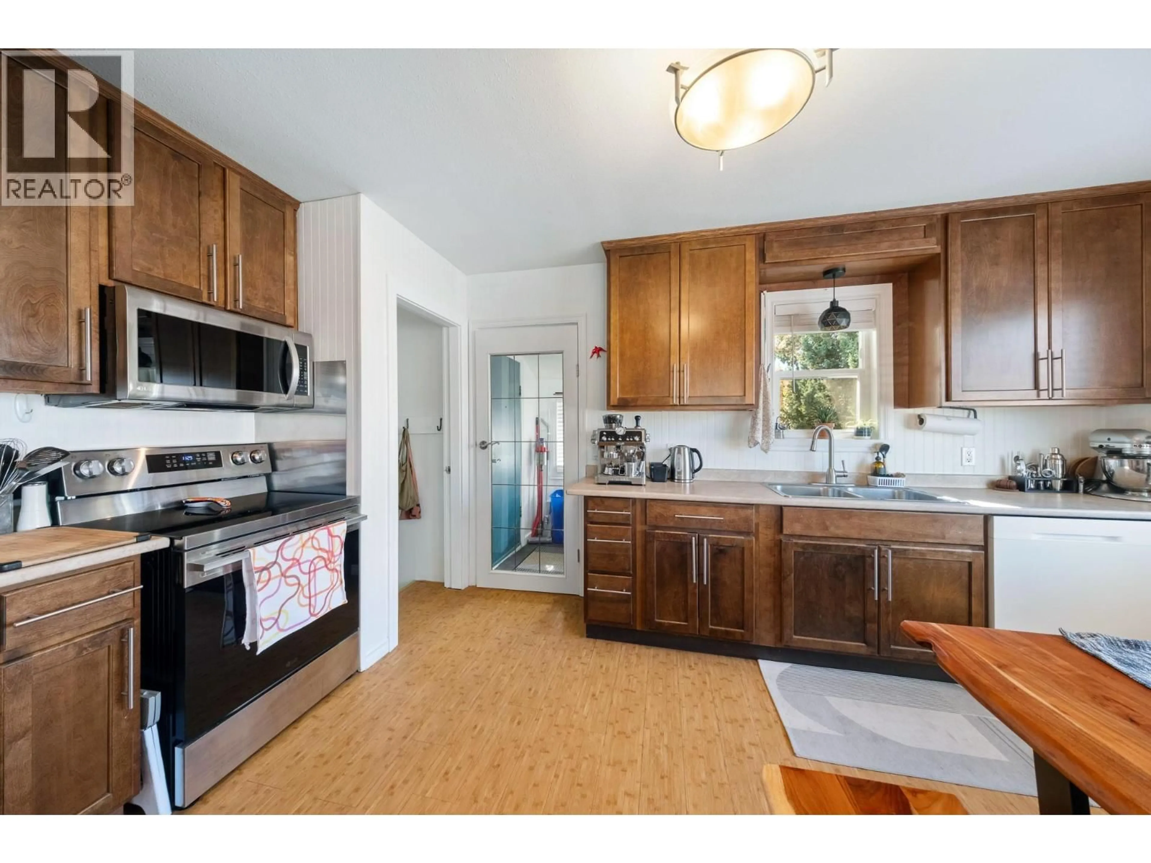 Standard kitchen, unknown for 2202 42 AVENUE, Vernon British Columbia V1T3J3