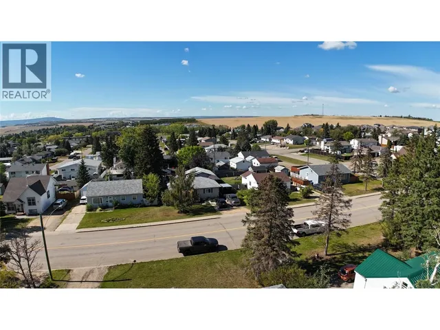 9108 8 STREET, Dawson Creek 2