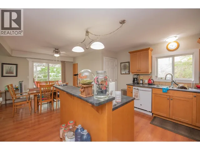 12005 KALAMALKA ROAD, Coldstream 4