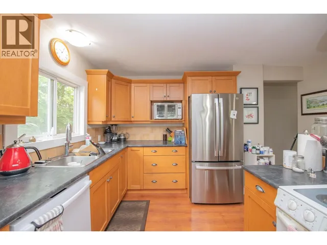 12005 KALAMALKA ROAD, Coldstream 5
