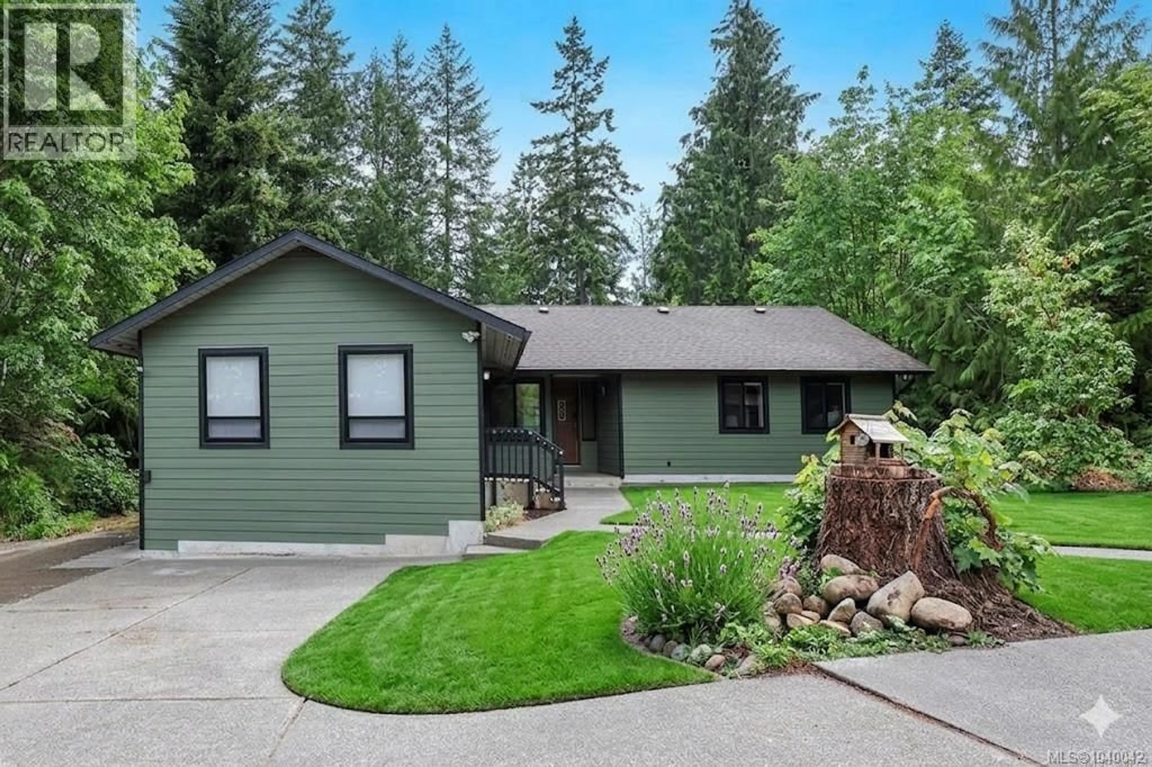Home with vinyl exterior material, unknown for 6585 WALKER FRONTAGE ROAD, Fanny Bay British Columbia V0R1W0