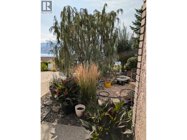 5220 SUTHERLAND ROAD, Peachland 5