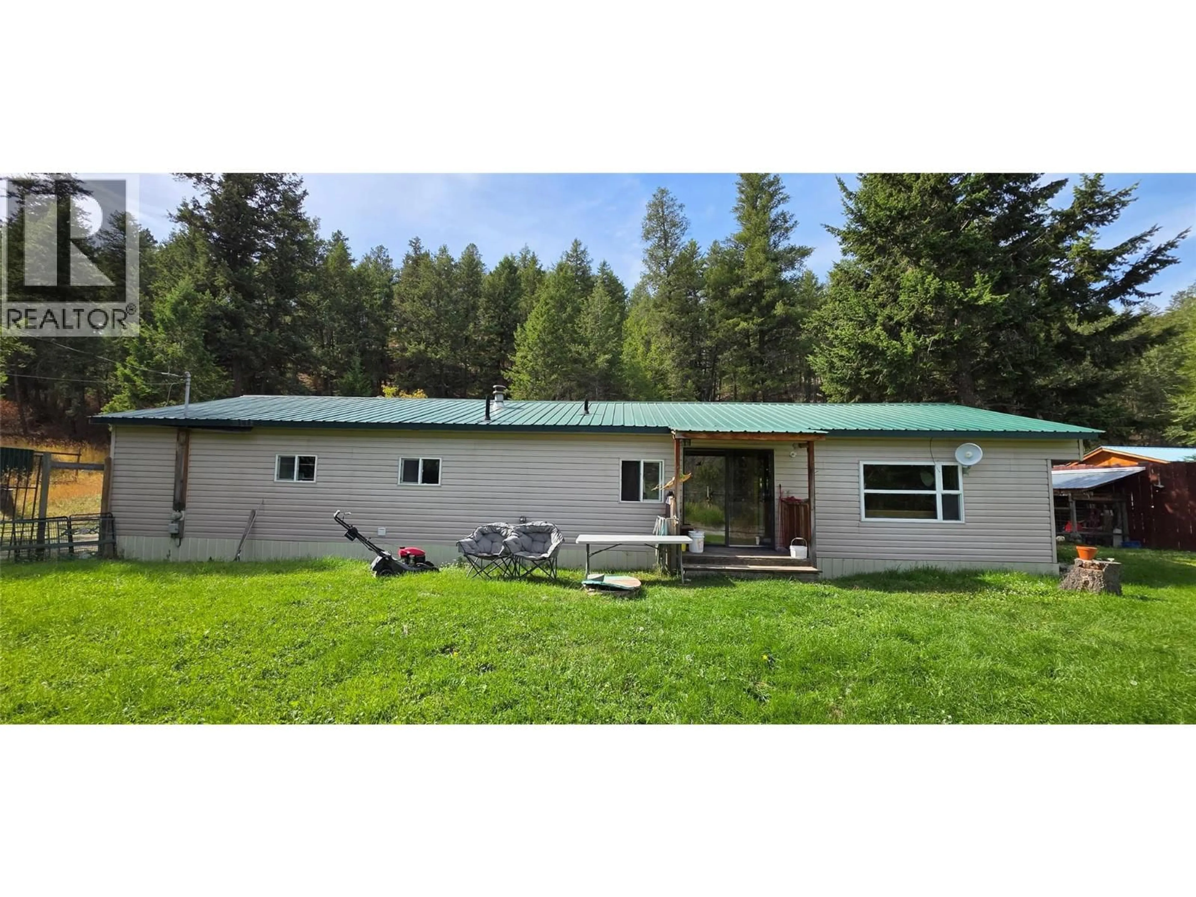 Home with vinyl exterior material, unknown for 4098 HIGHWAY 3 OTHER, Rock Creek British Columbia V0H1Y0