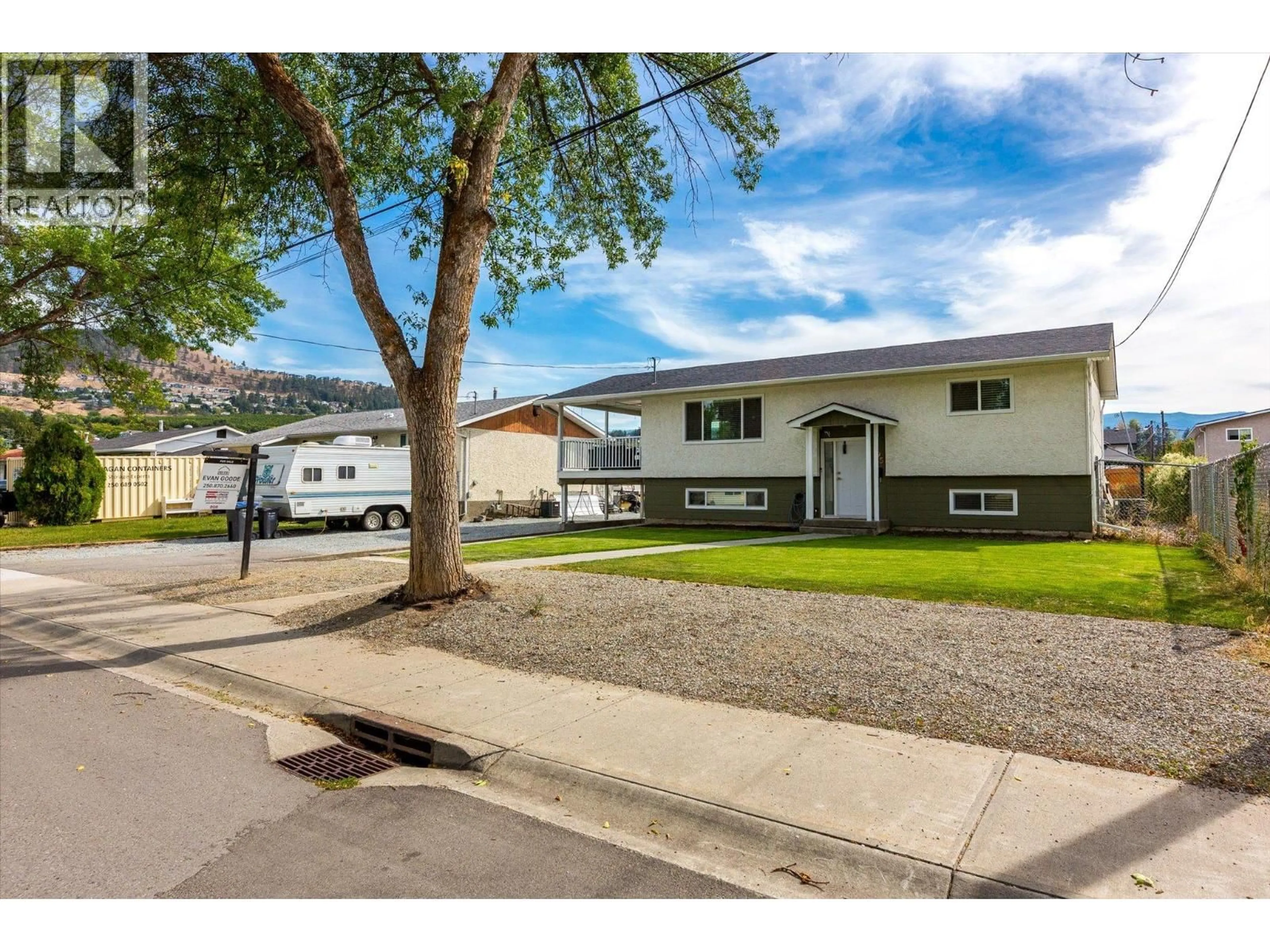 Home with vinyl exterior material, street for 295 HUSCH ROAD, Kelowna British Columbia V1X1M9