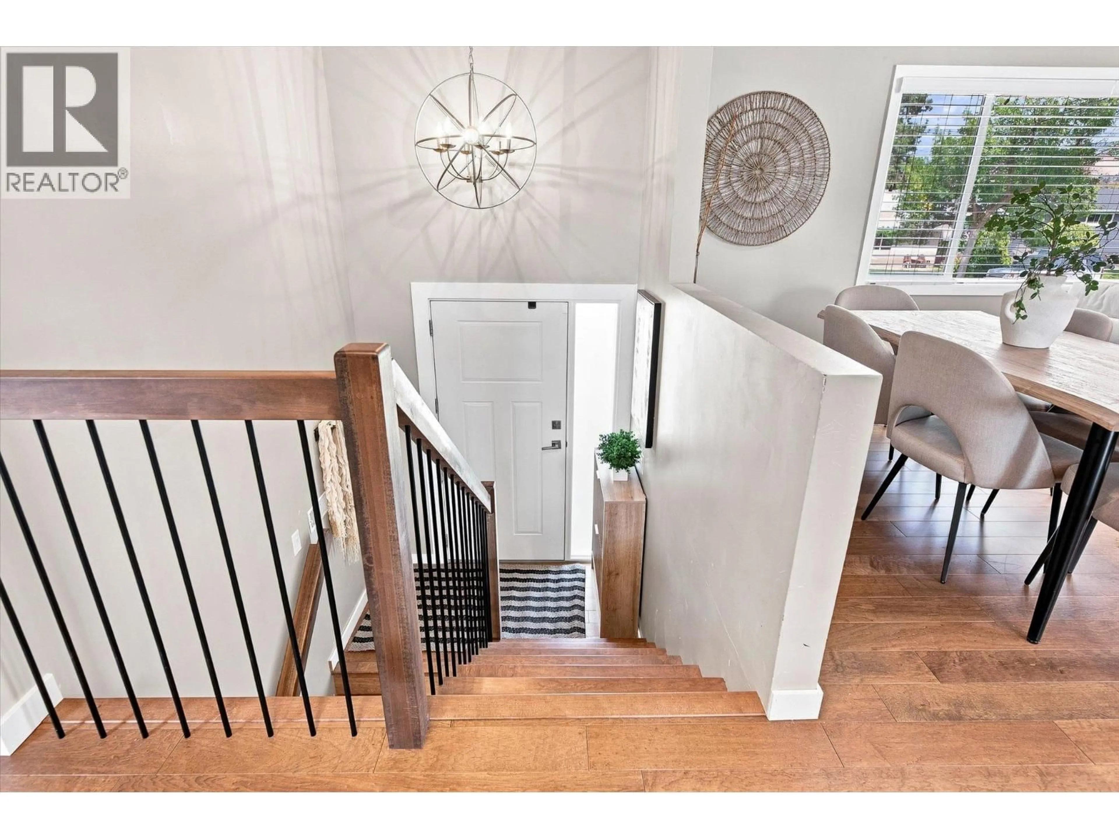 Indoor entryway for 295 HUSCH ROAD, Kelowna British Columbia V1X1M9