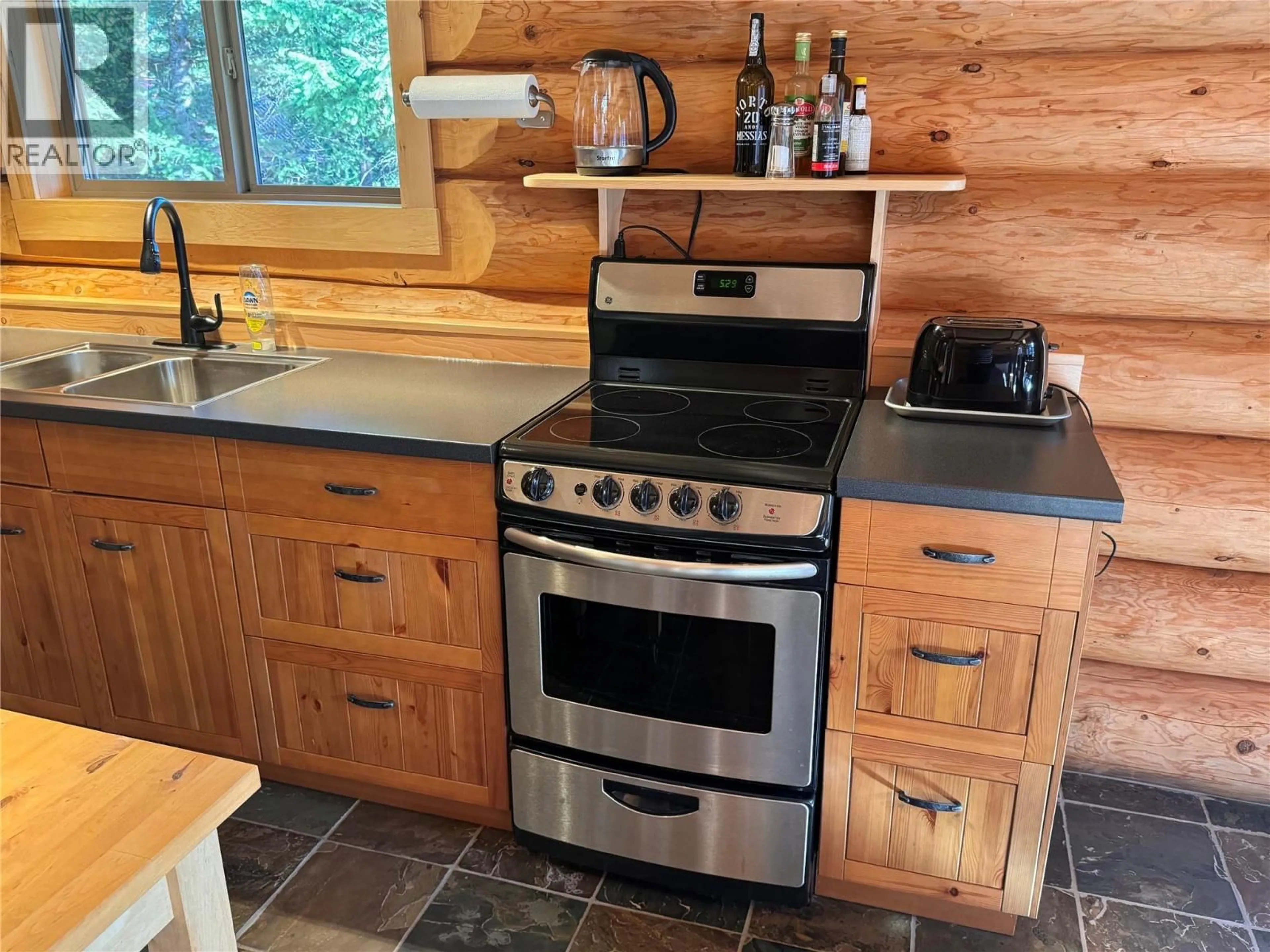 Standard kitchen, wood/laminate floor for 2716 BIG BEND HIGHWAY ROAD, Golden British Columbia V0A1H1